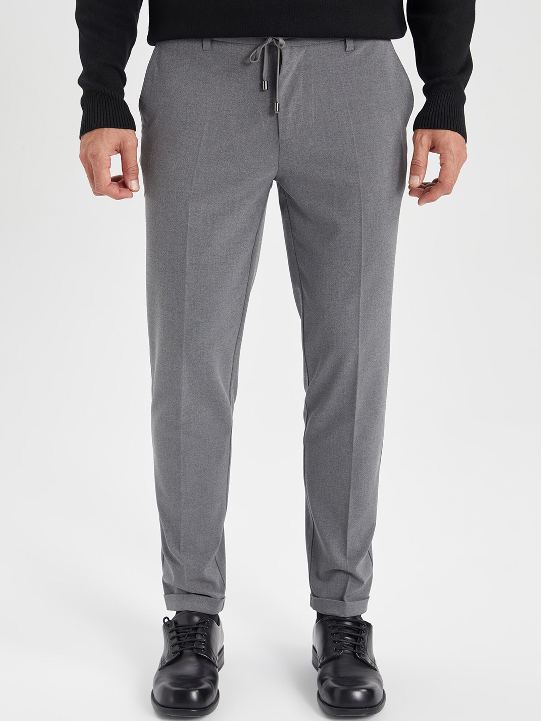 

DeFacto Men Mid-Rise Regular Fit Trousers, Grey