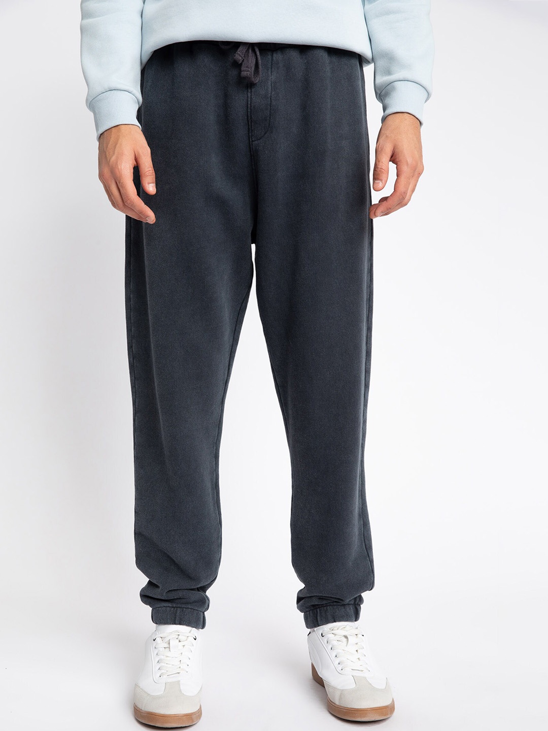 

DeFacto Men Mid-Rise Regular Fit Pure Cotton Joggers, Black