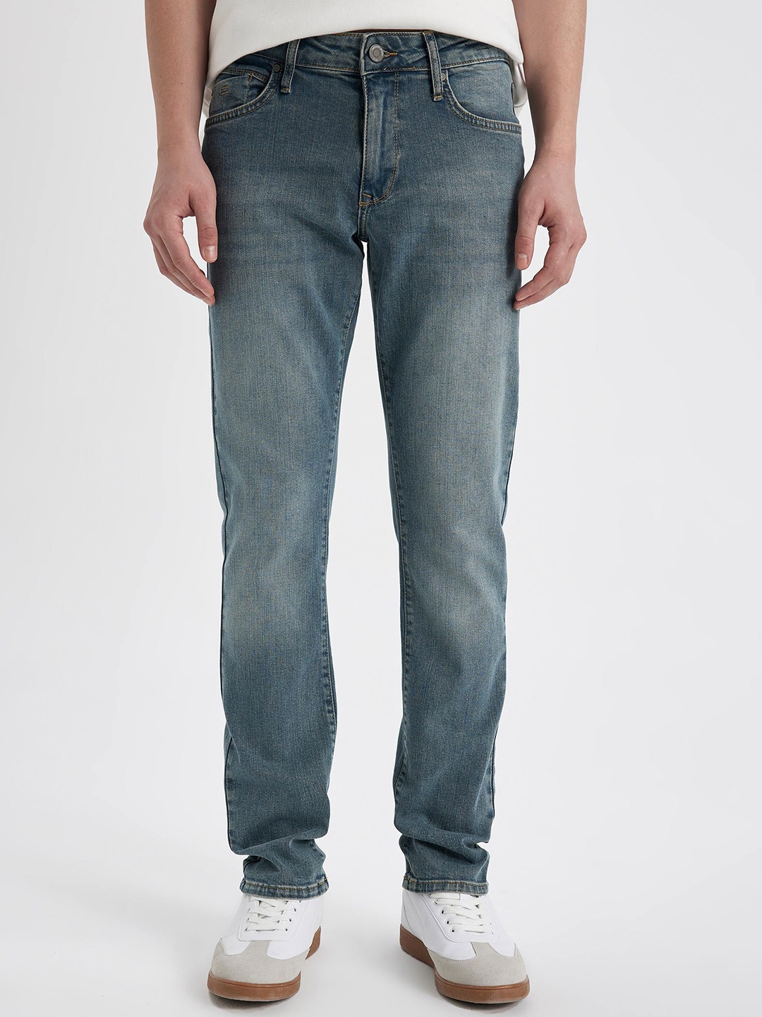 

DeFacto Men Clean Look Mid-Rise Heavy Fade Stretchable Jeans, Blue