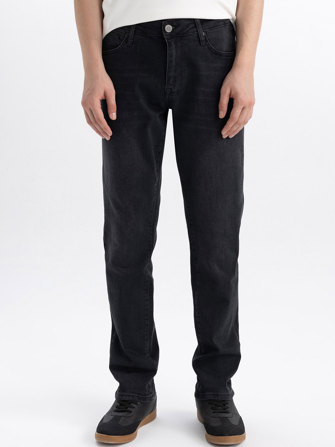

DeFacto Men Mid-Rise Regular Fit Clean Look Stretchable Jeans, Black