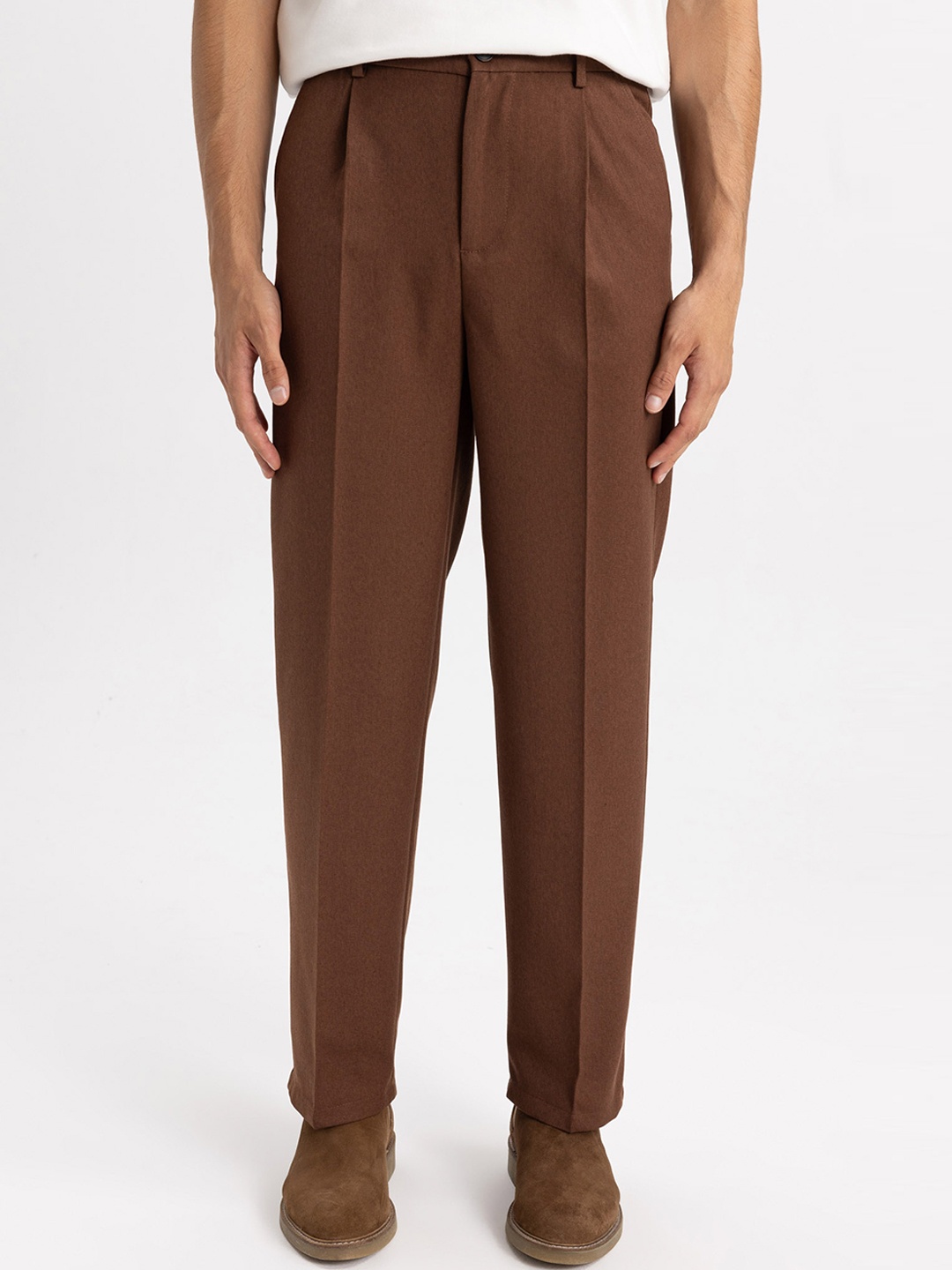 

DeFacto Men Mid-Rise Pleated Trousers, Brown