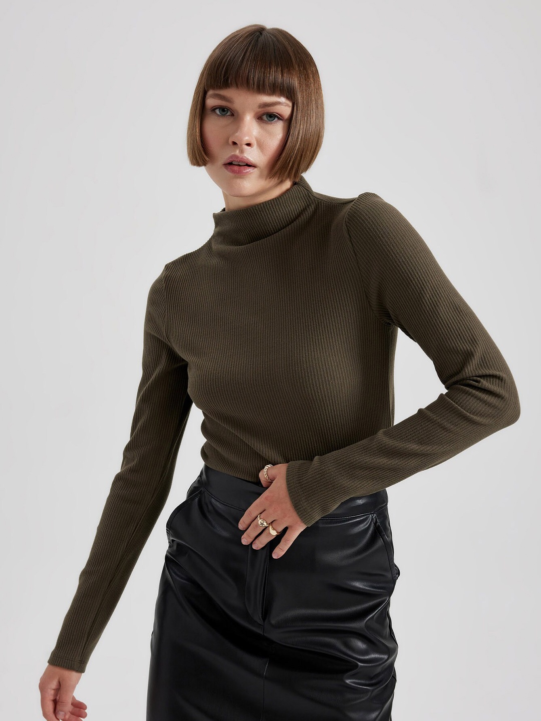 

DeFacto High Neck Long Sleeves T-shirt, Olive