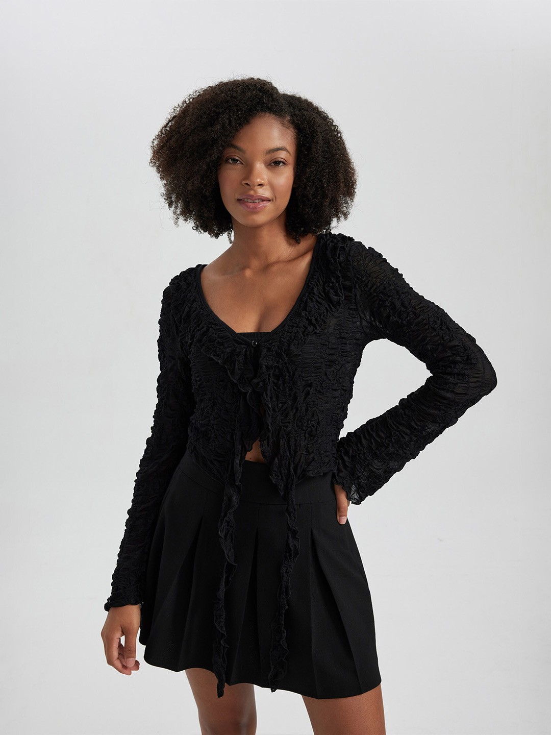 

DeFacto Self Design V-Neck Long Sleeves Crop Top, Black