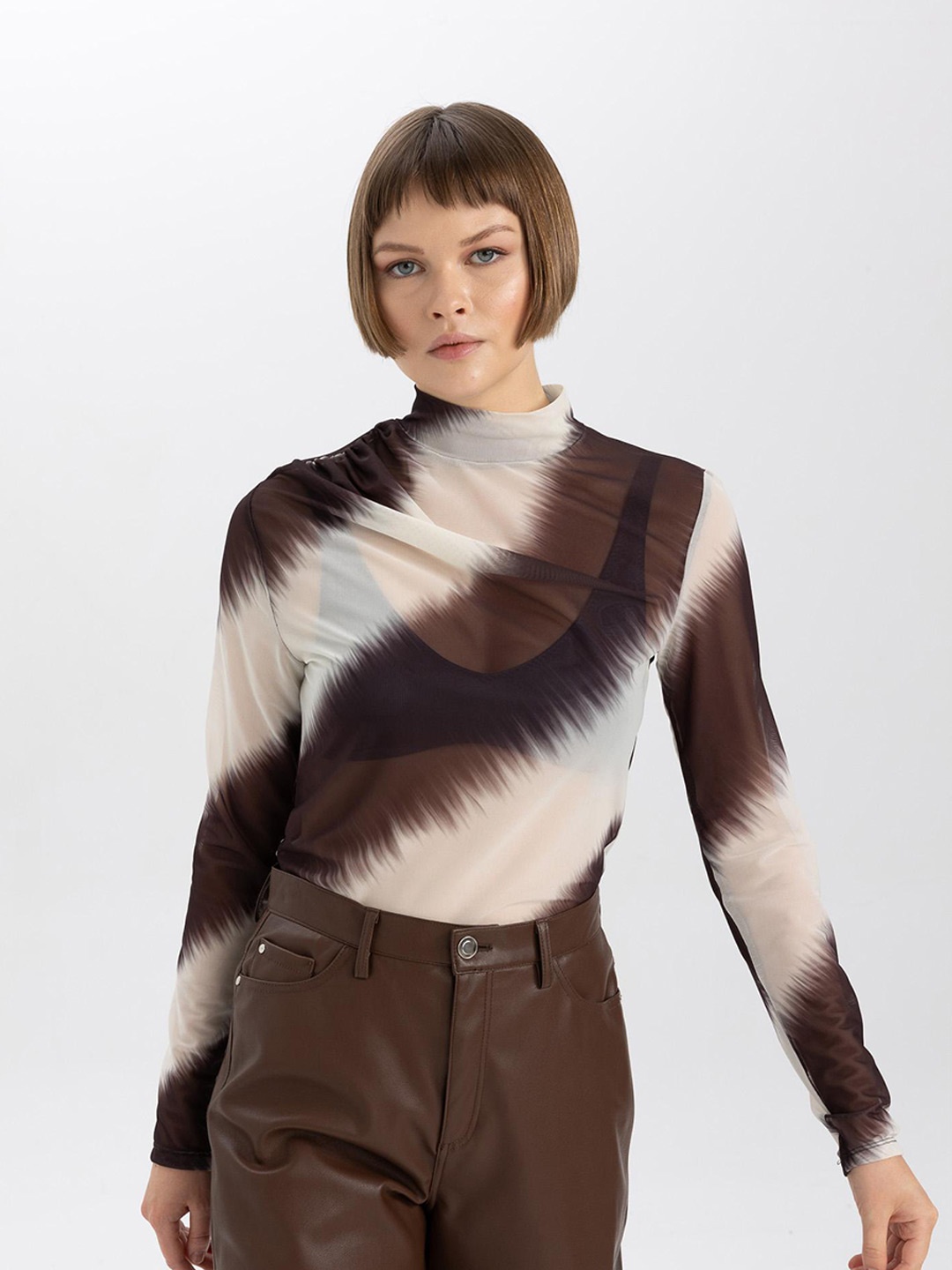 

DeFacto Abstract Printed High Neck Top, Brown