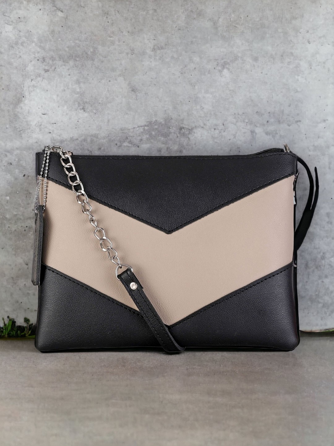 

Mast & Harbour Black & Cream Colourblocked Oversized Structured Sling Bag