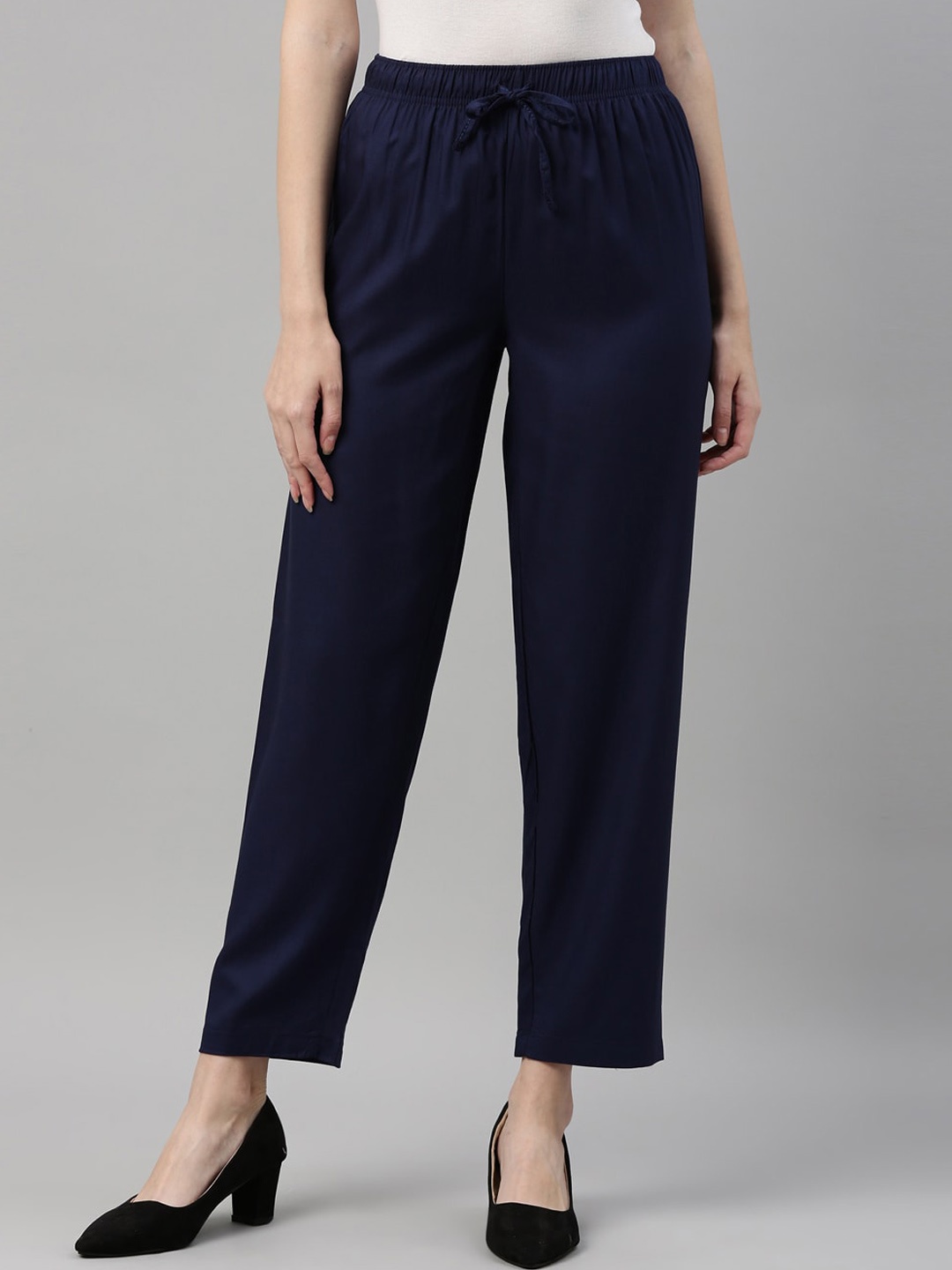 

Go Colors Women Relaxed Loose Fit Mid-Rise Plain Parallel Trousers, Navy blue