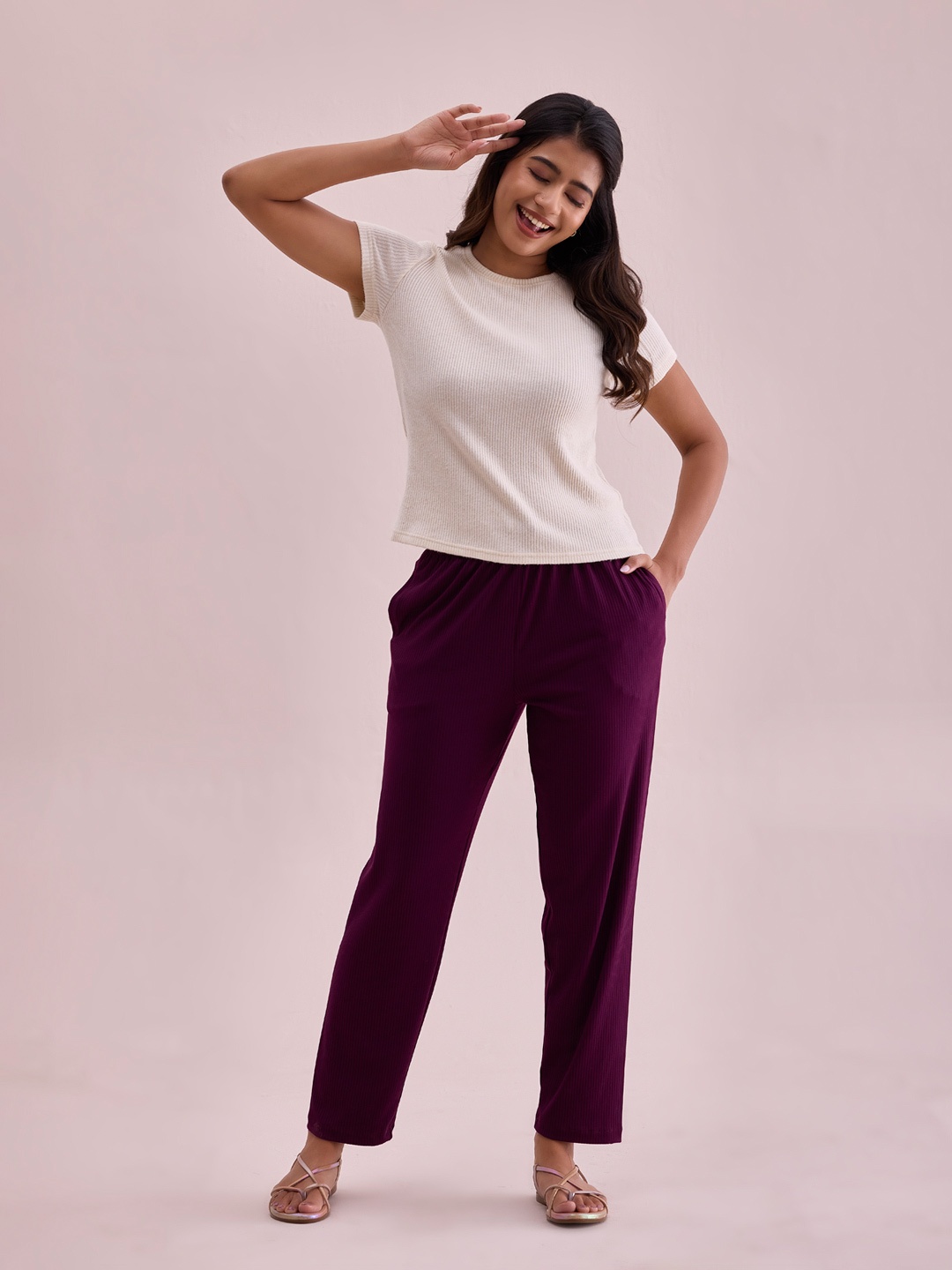 

Go Colors Women Relaxed Mid Rise Loose Fit Parallel Trousers, Maroon
