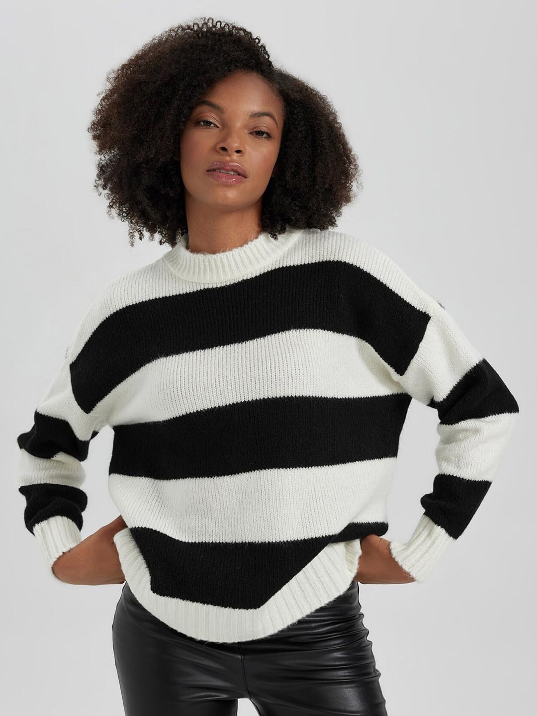 

DeFacto Striped Round Neck Pullover, White