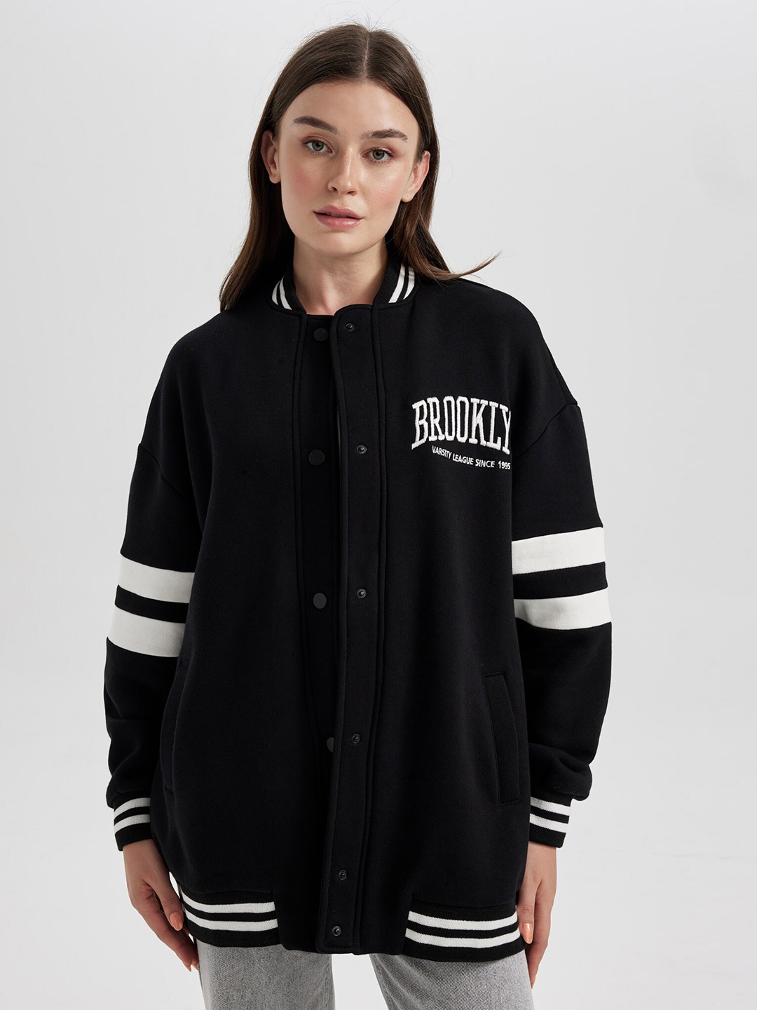 

DeFacto Typography Printed Open Front Sweatshirt, Black