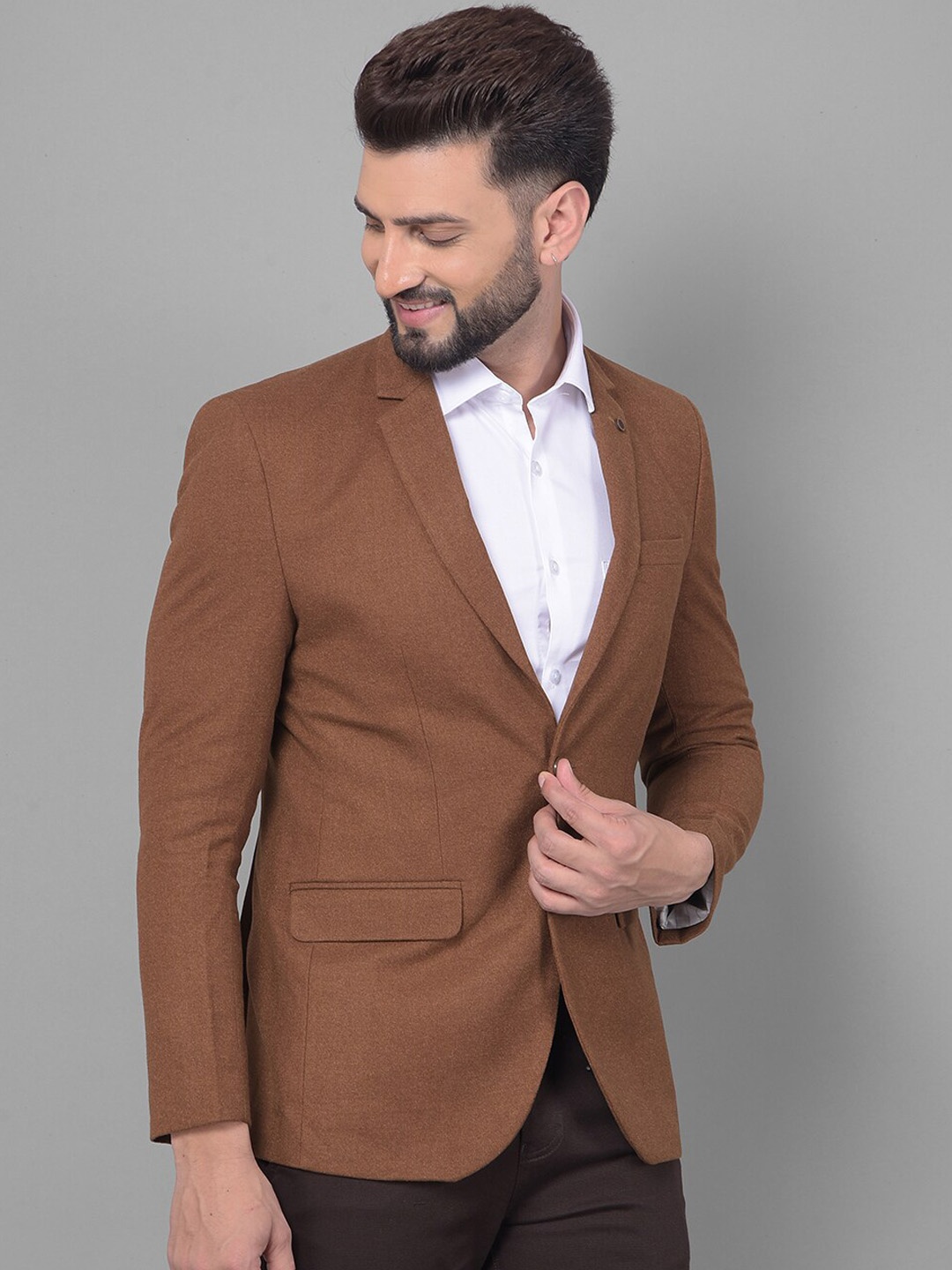 

Crimsoune Club Notched Lapel Single Breasted Slim-Fit Blazer, Brown