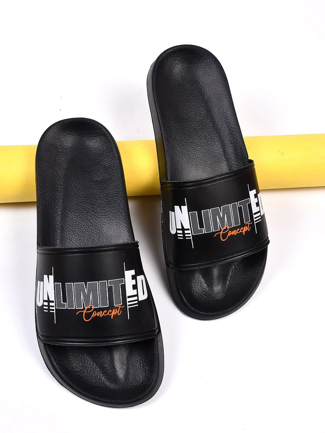 

PERY PAO Men Printed Sliders, Black