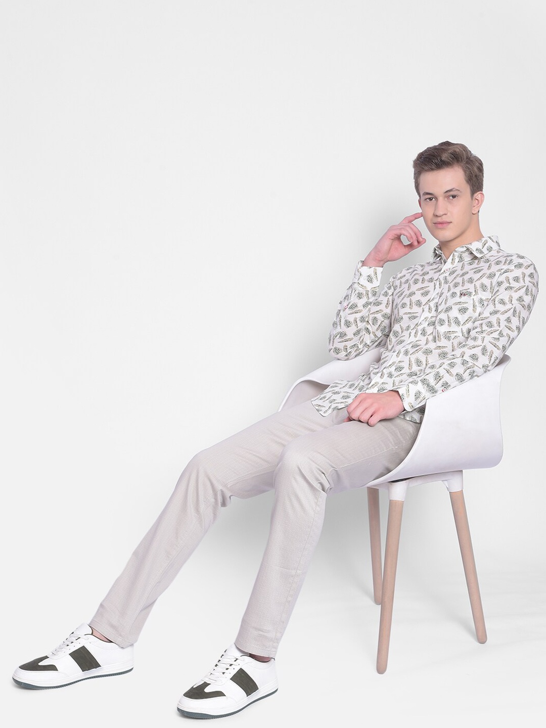 

Crimsoune Club Slim Fit Floral Printed Pure Cotton Casual Shirt, White