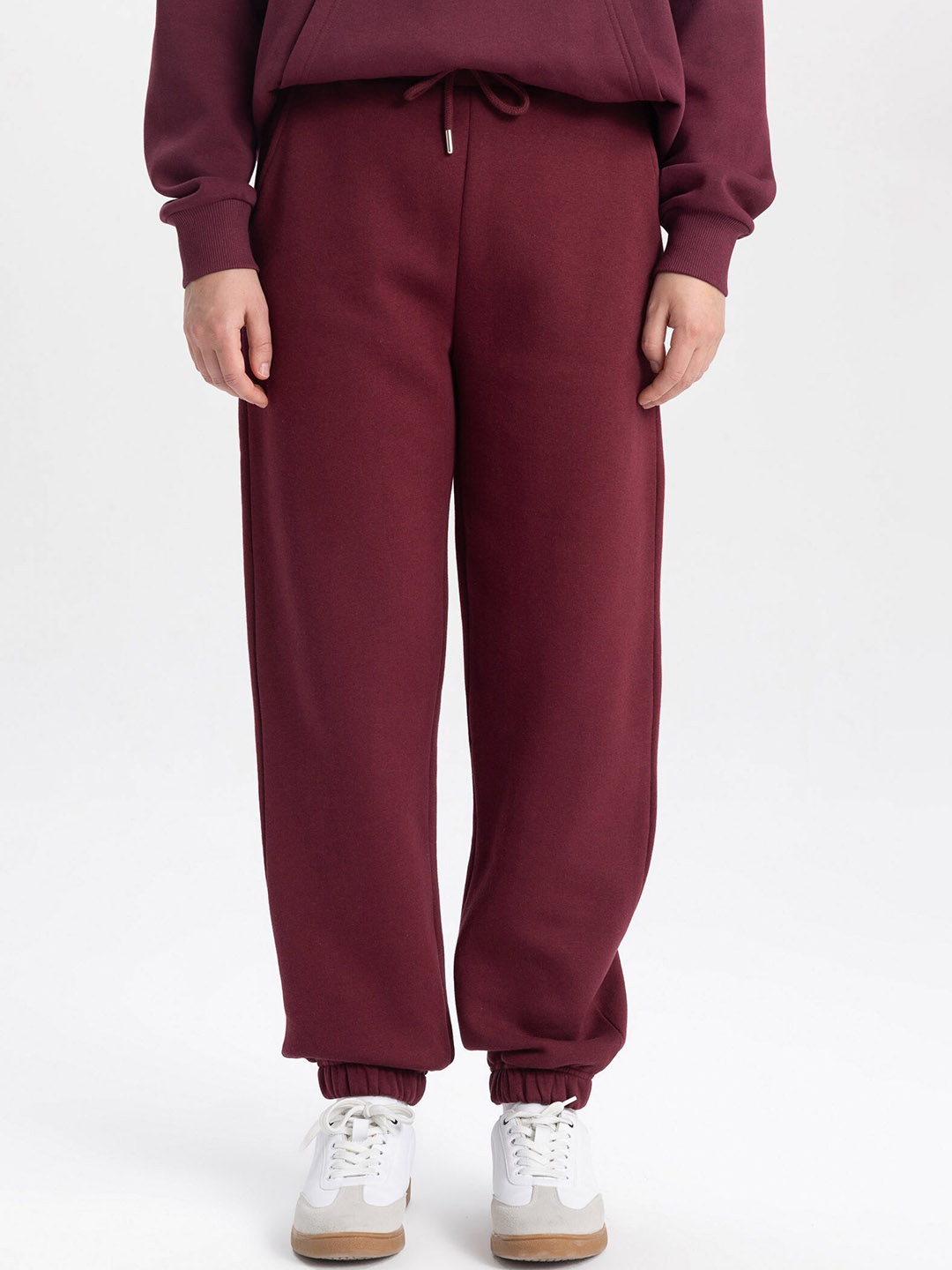 

DeFacto Women Mid-Rise Regular Fit Joggers, Maroon