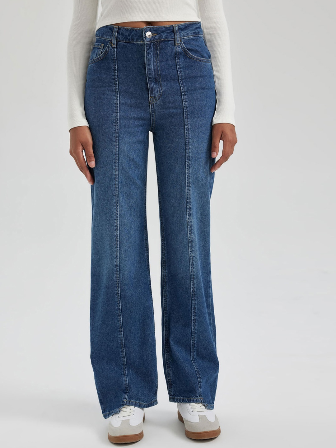 

DeFacto Women Light Fade Mid-Rise Pure Cotton Jeans, Blue
