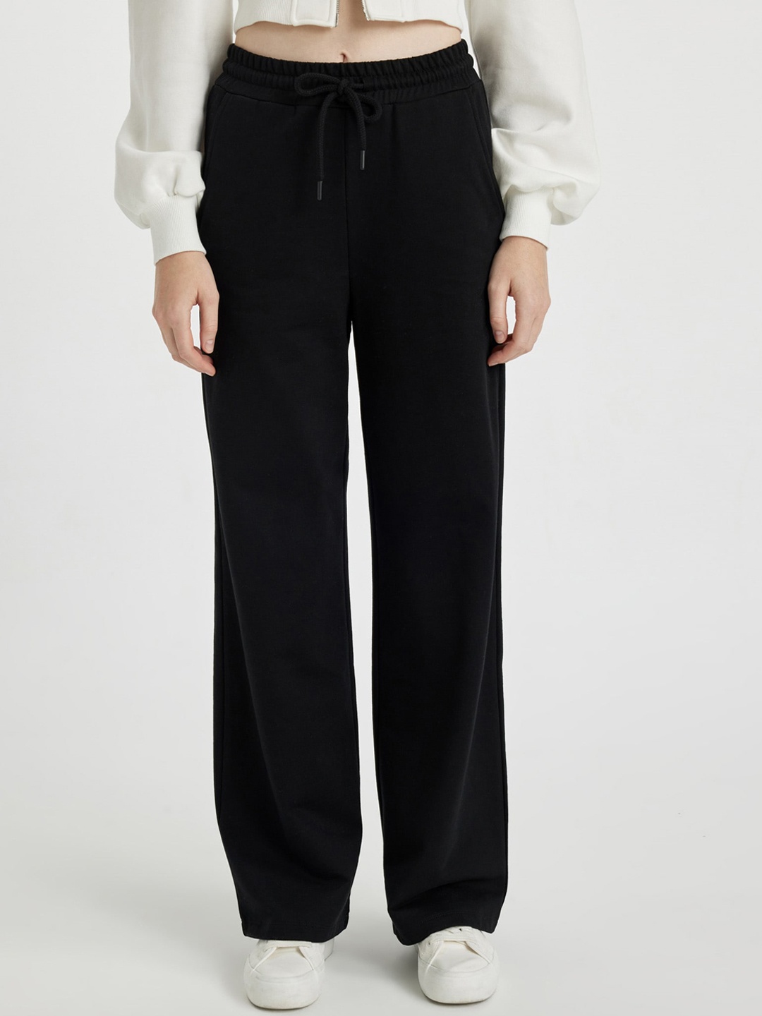 

DeFacto Women Regular Fit Mid-Rise Joggers, Black
