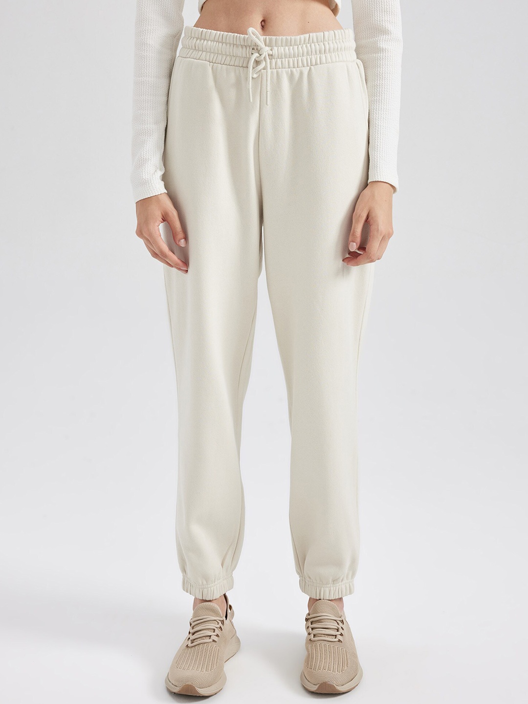 

DeFacto Women Mid-Rise Regular Fit Joggers, Off white