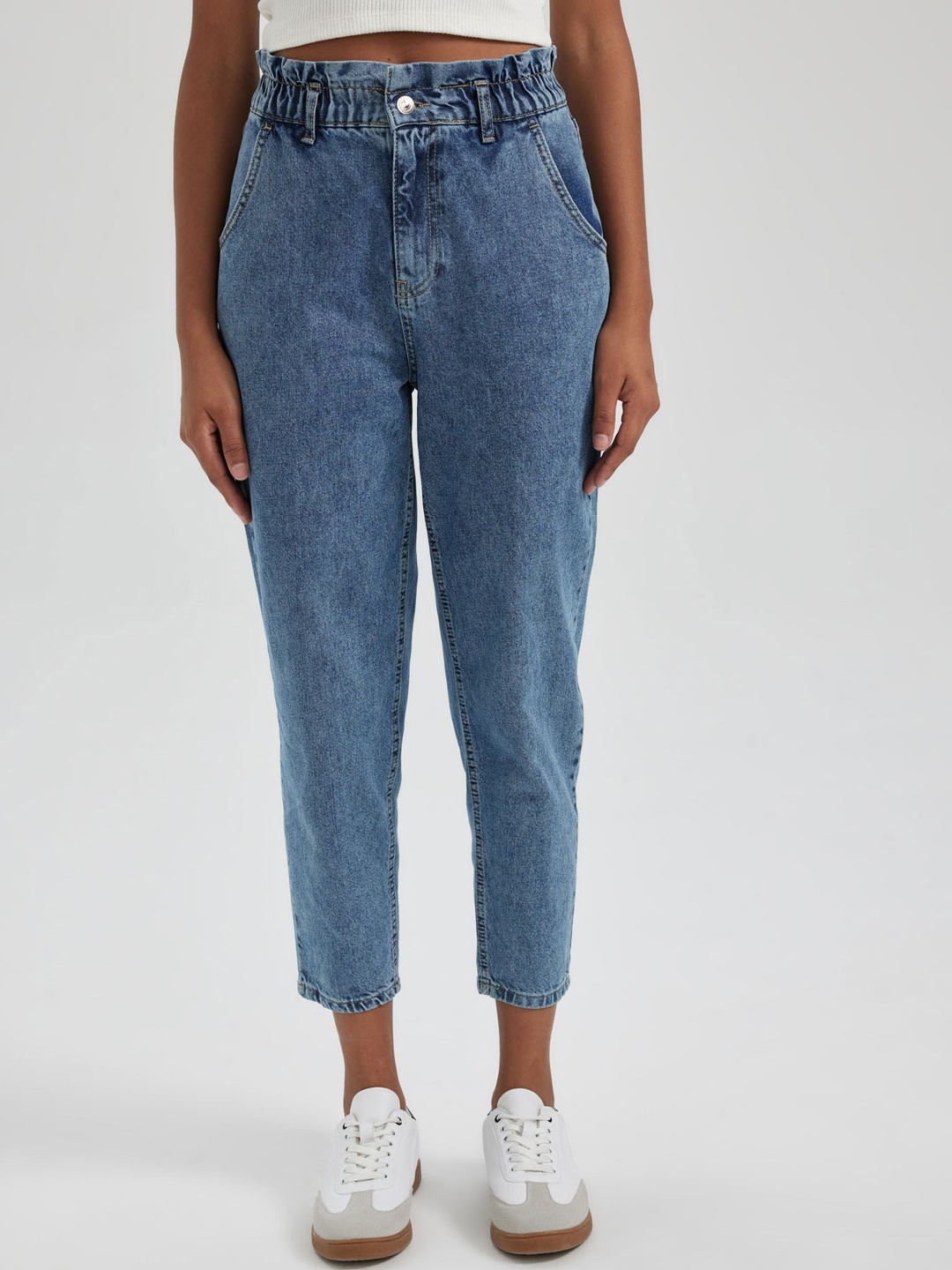 

DeFacto Women Mid Rise Clean Look Pure Cotton Cropped Jeans, Blue