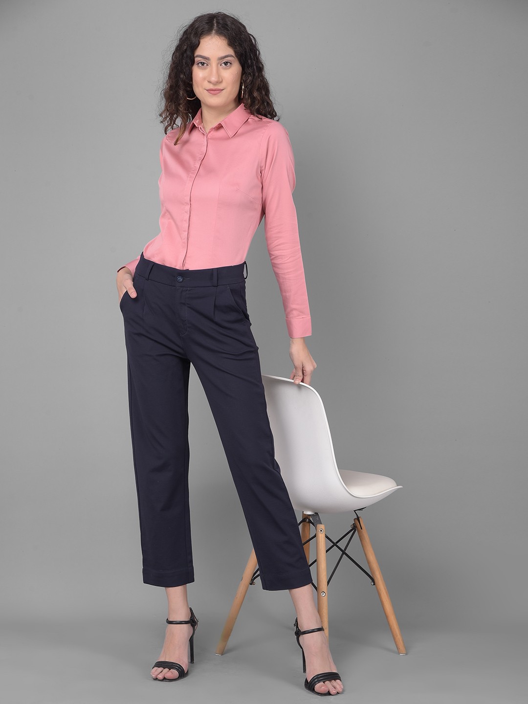 

Crimsoune Club Slim Fit Spread Collar Long Sleeves Casual Shirt, Pink