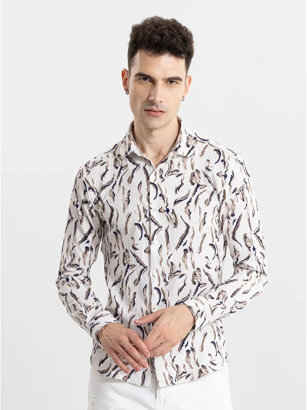 

Snitch White & Brown Classic Slim Fit Abstract Printed Casual Shirt