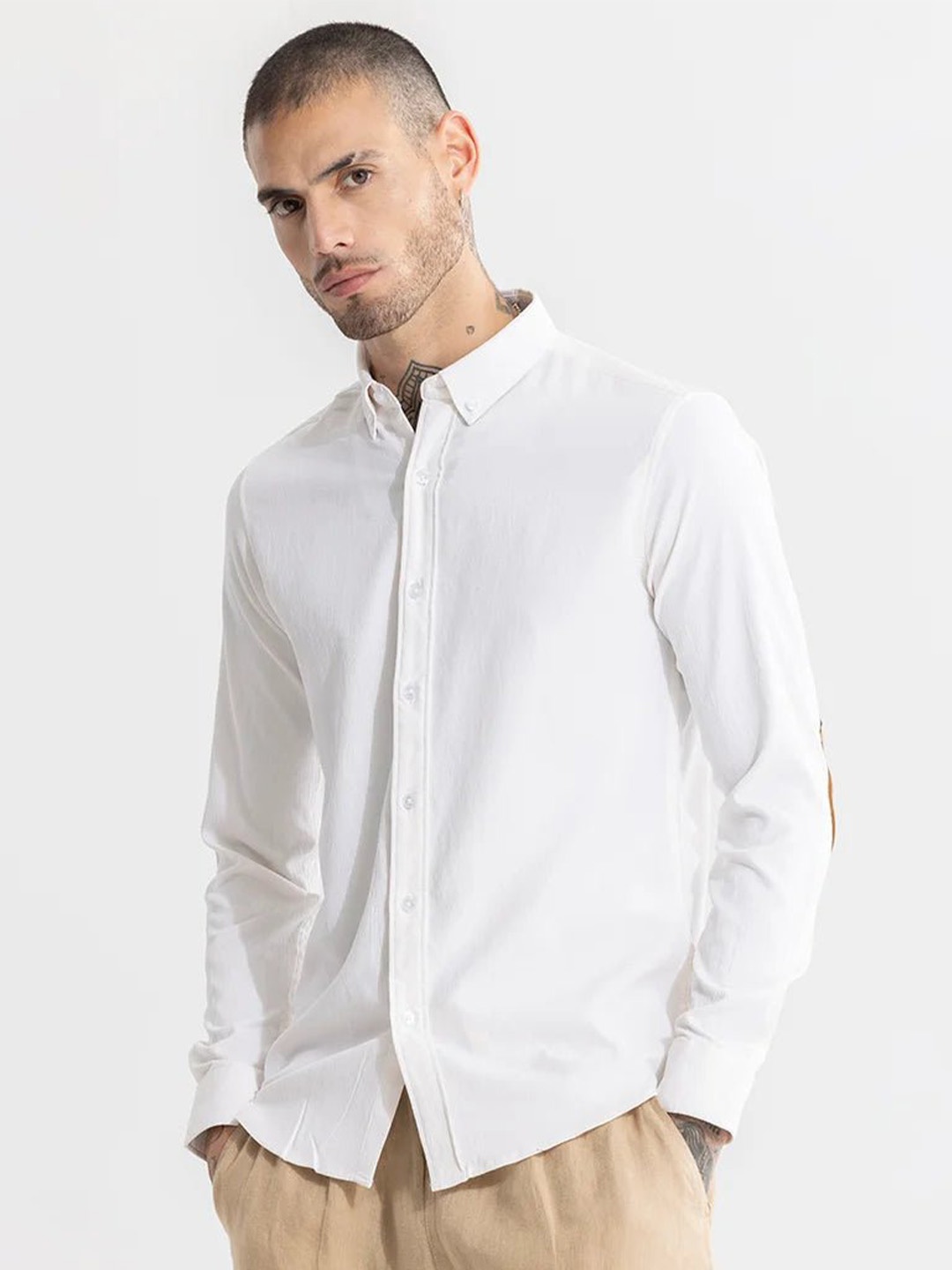 

Snitch White Classic Slim Fit Casual Shirt