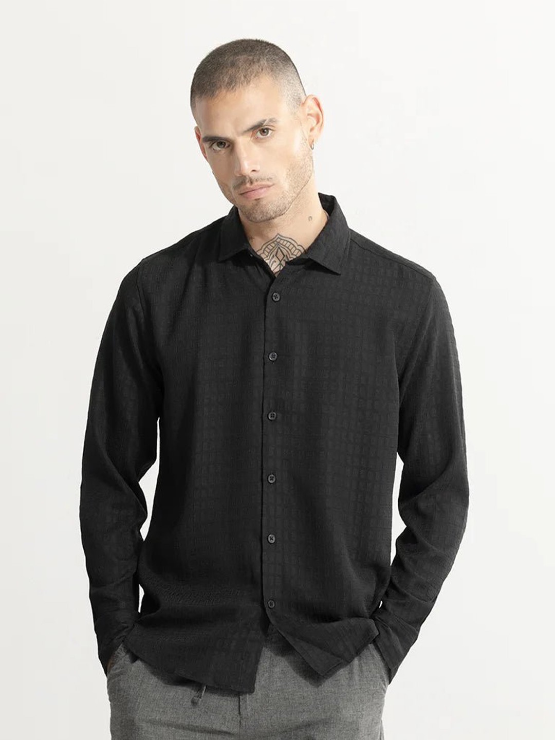 

Snitch Classic Slim Fit Textured Self Design Pure Cotton Casual Shirt, Black