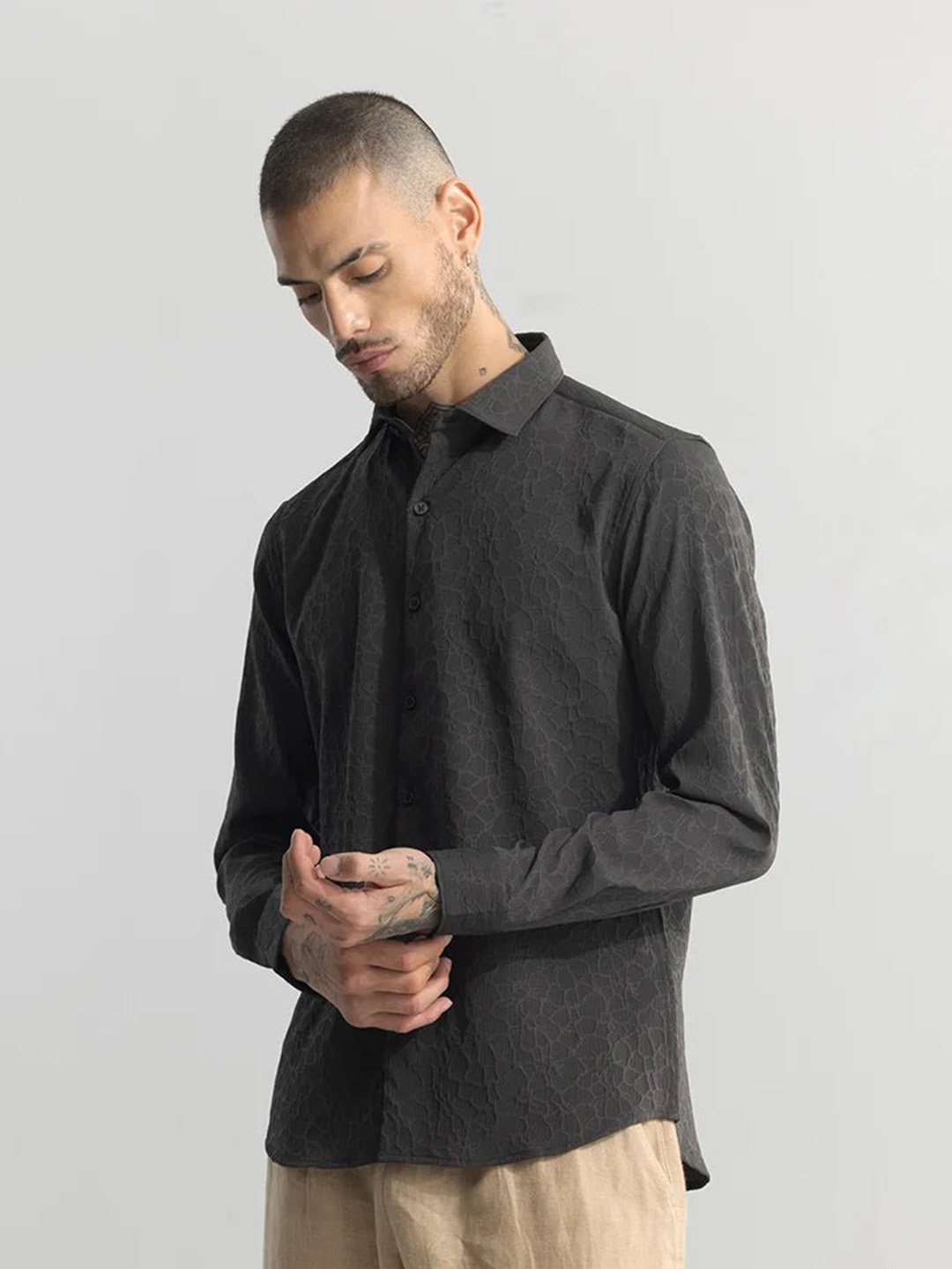 

Snitch Black Classic Slim Fit Casual Shirt
