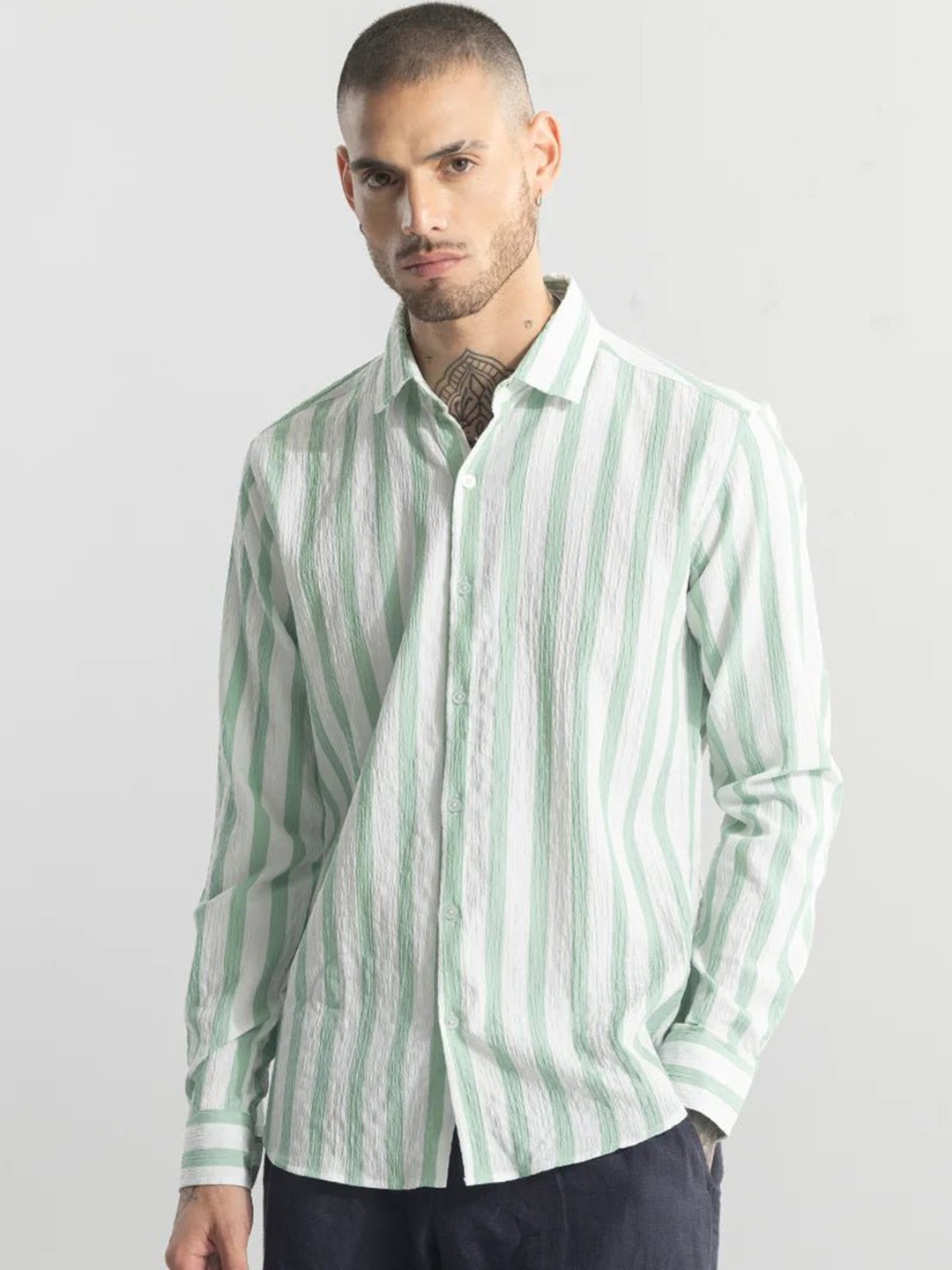 

Snitch Green Classic Slim Fit Vertical Striped Casual Shirt