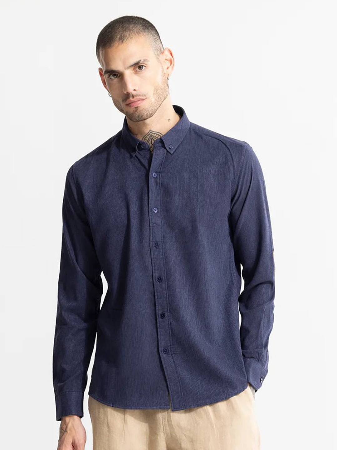 

Snitch Navy Blue Classic Slim Fit Button Down Collar Casual Shirt