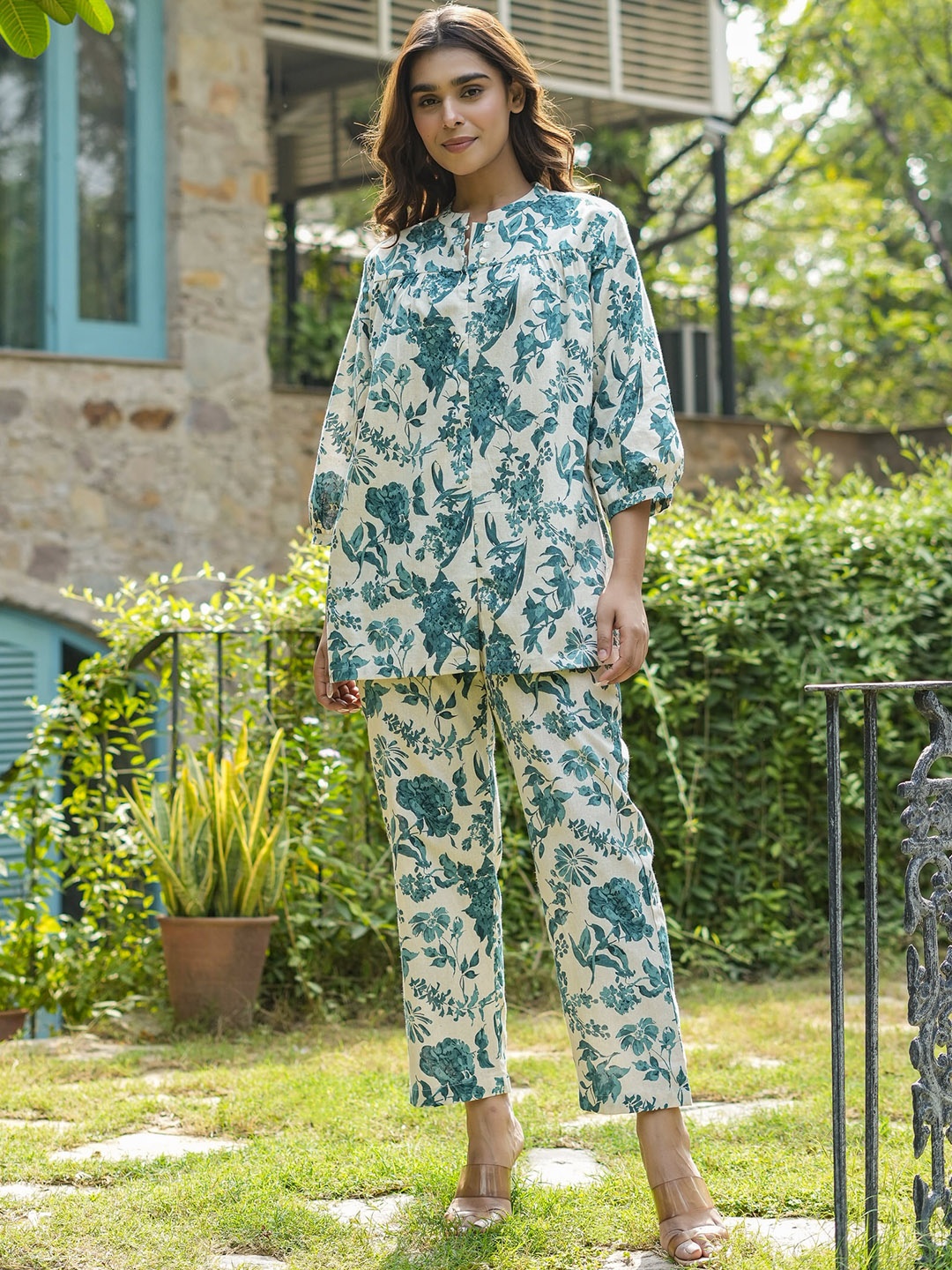 

JISORA White Floral Printed Pure Cotton Mandarin Collar Tunic & Trousers