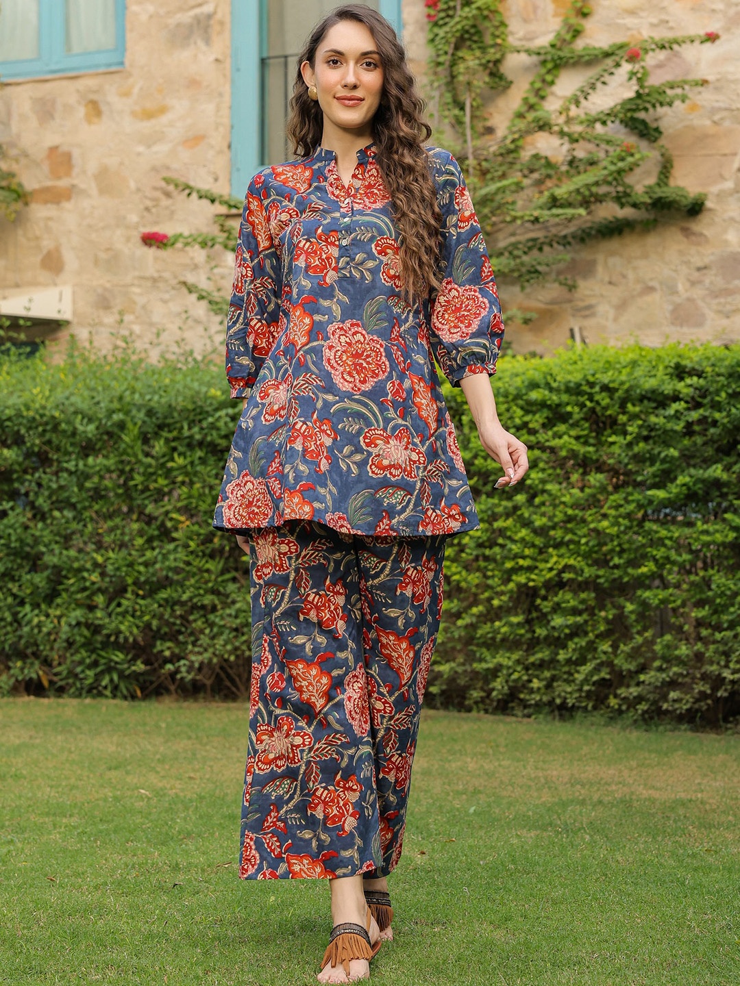 

JISORA Blue Floral Printed Mandarin Collar Pure Cotton Tunic With Palazzo