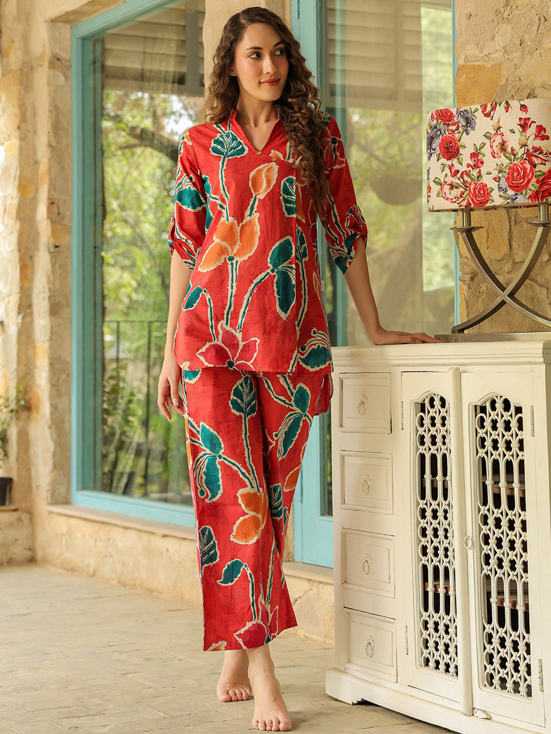 

JISORA Red Floral Printed Mandarin Collar Pure Cotton Night suit