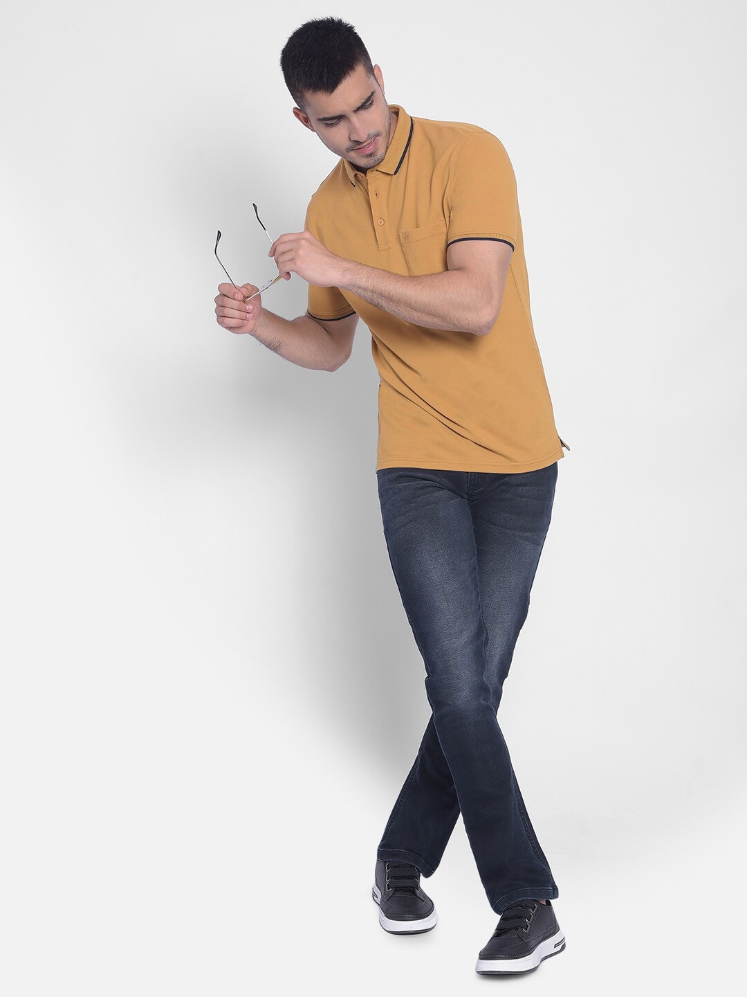 

Crimsoune Club Short Sleeves Polo Collar Pocket Slim Fit T-shirt, Mustard