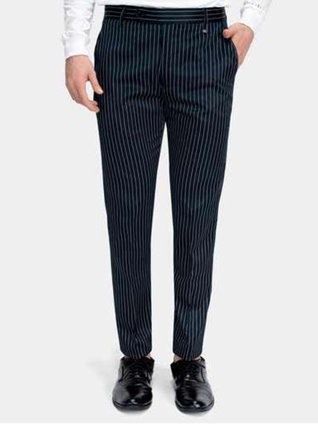 

FRENCH CROWN Men Striped Relaxed Wrinkle Free Chambray Chinos Trousers, Blue