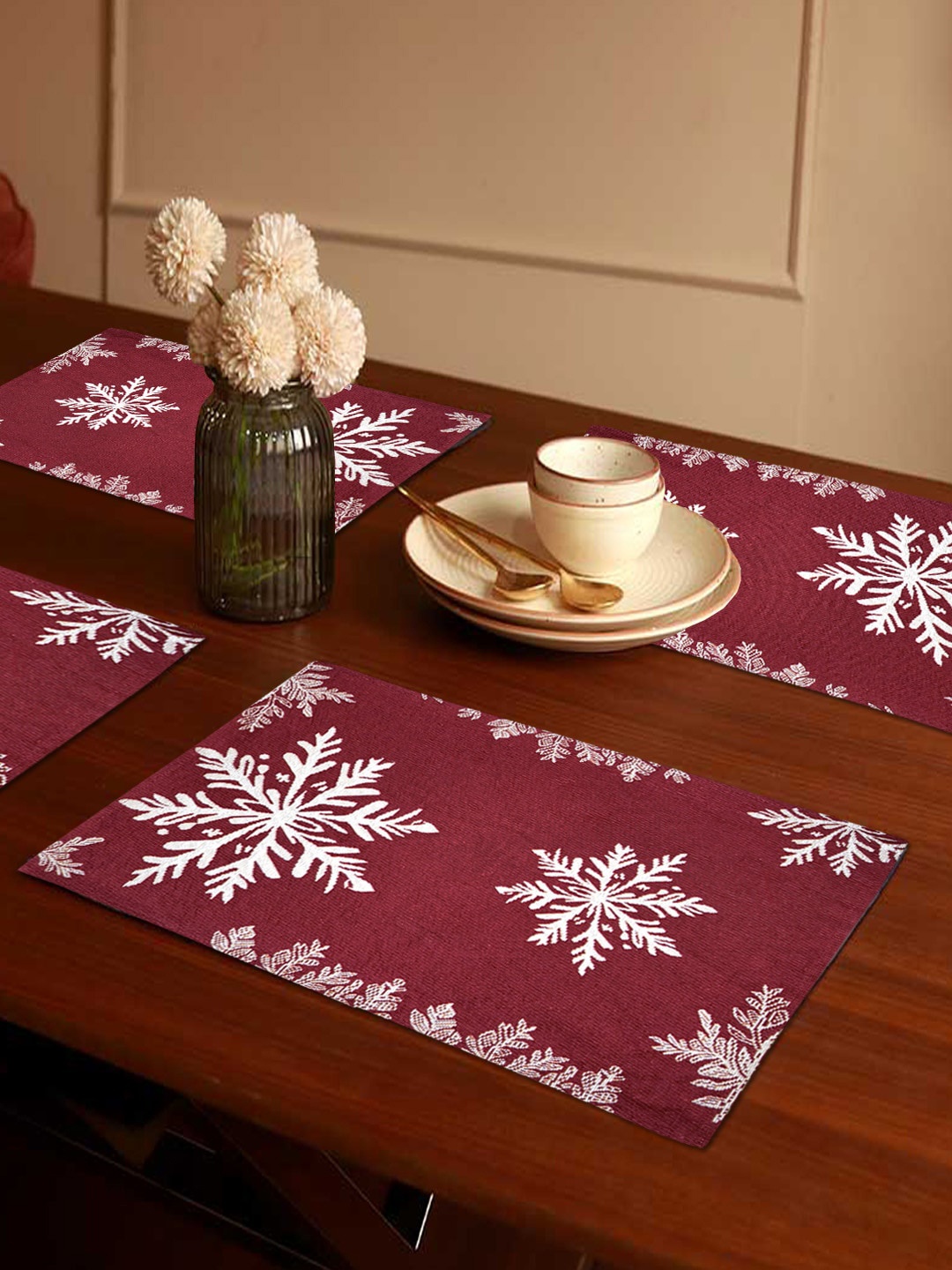 

AVI Living Red 4 Pieces Snow Flakes Christmas Jacquard Woven Table Placemats
