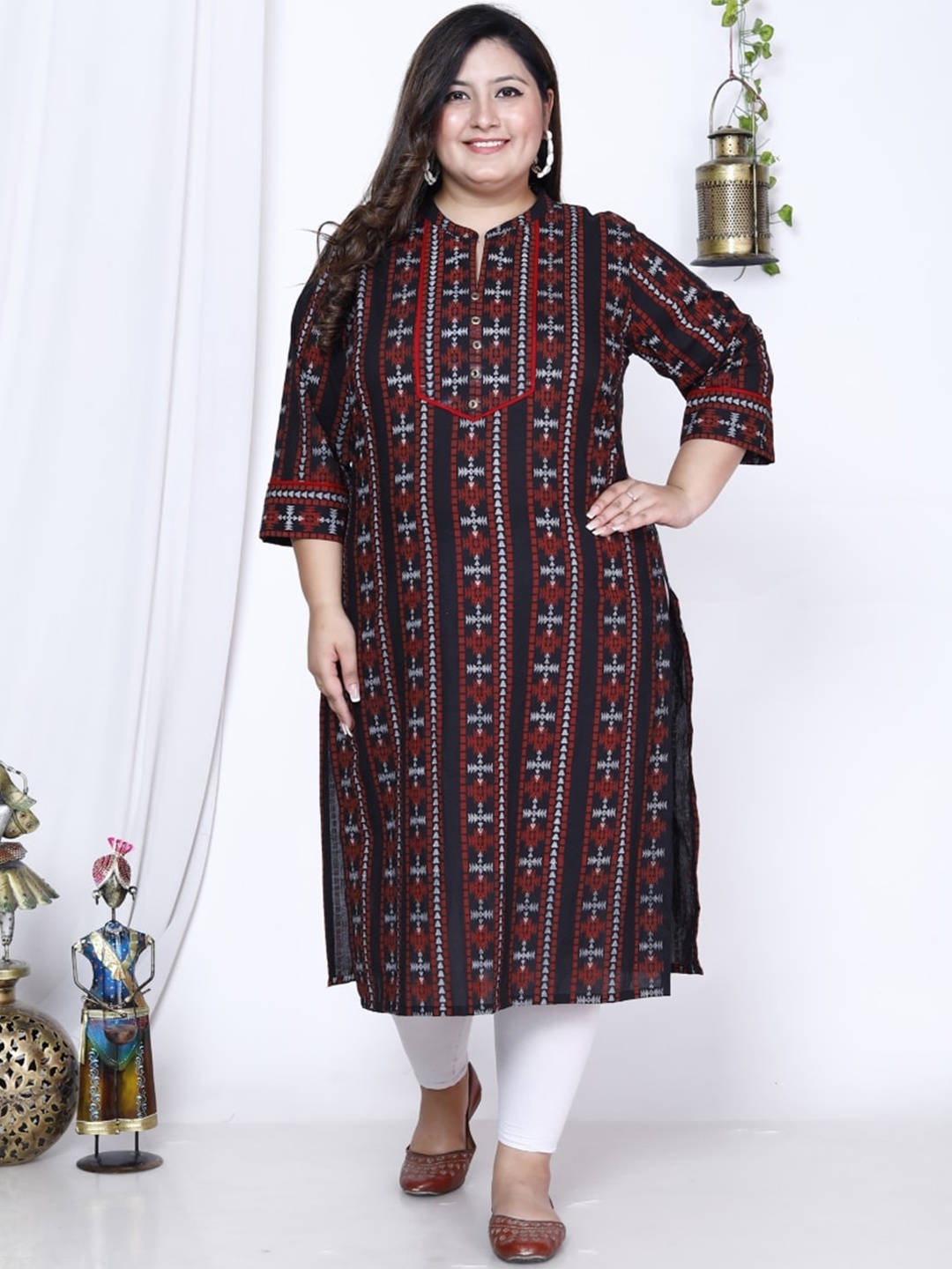 

Swasti Floral Embroidered Cotton Kurta, Black