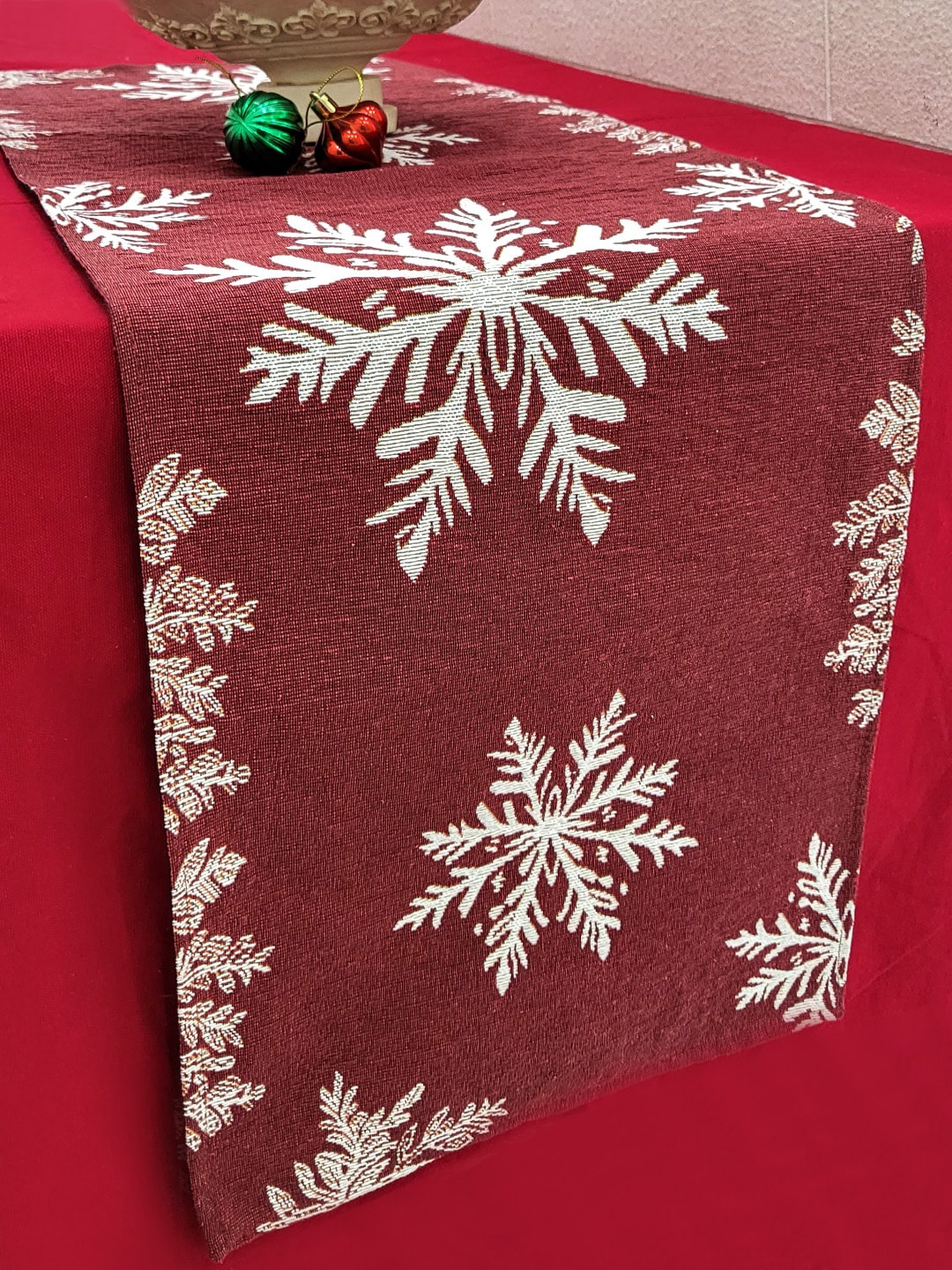

AVI Living Snow Flakes Christmas Red & White Floral Printed Table Runner