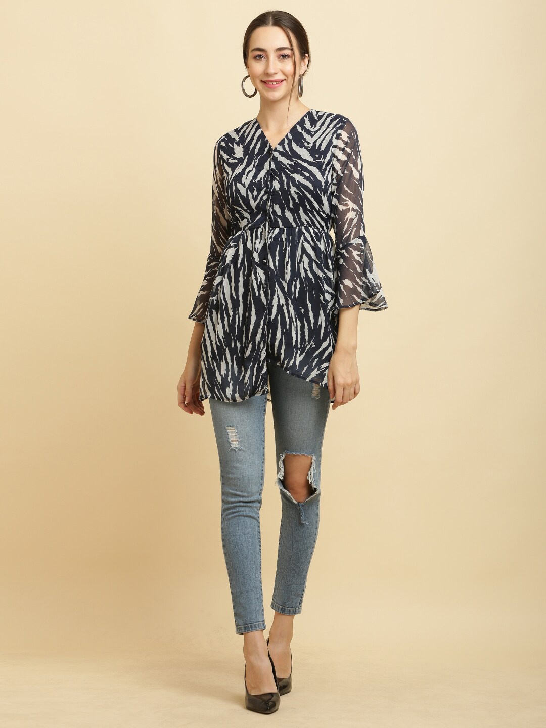 

HERE&NOW Abstract Printed V-Neck Bell Sleeves Chiffon Longline Top, Black