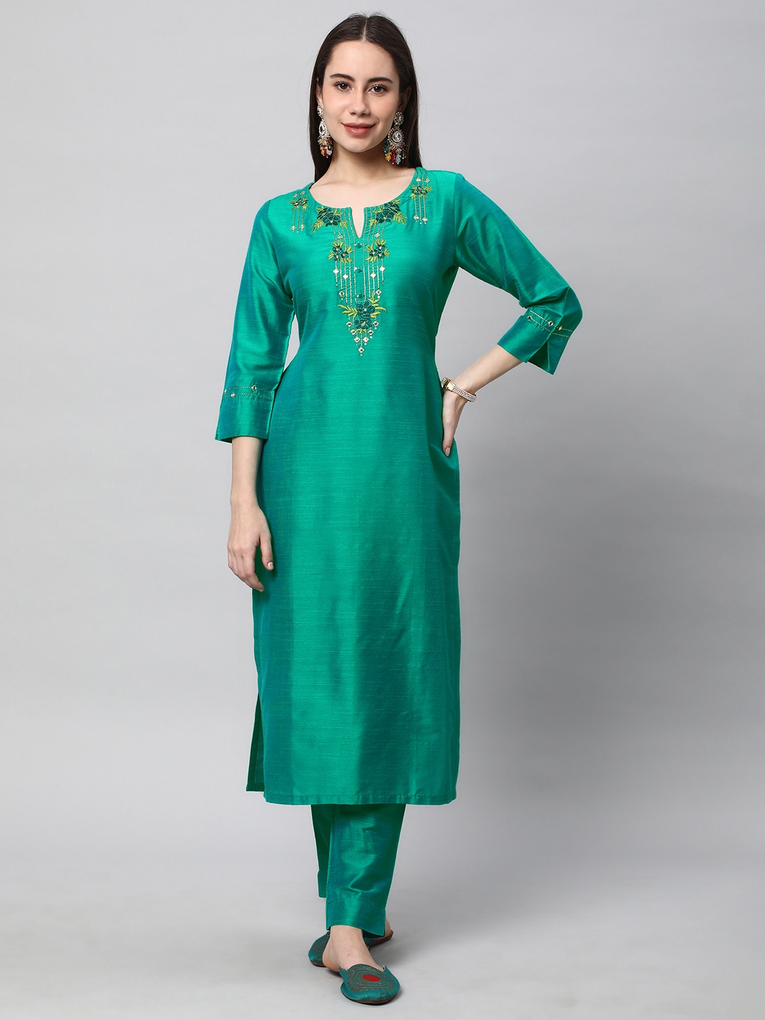 

KAMI KUBI Yoke Design Thread Work Straight Kurta, Green