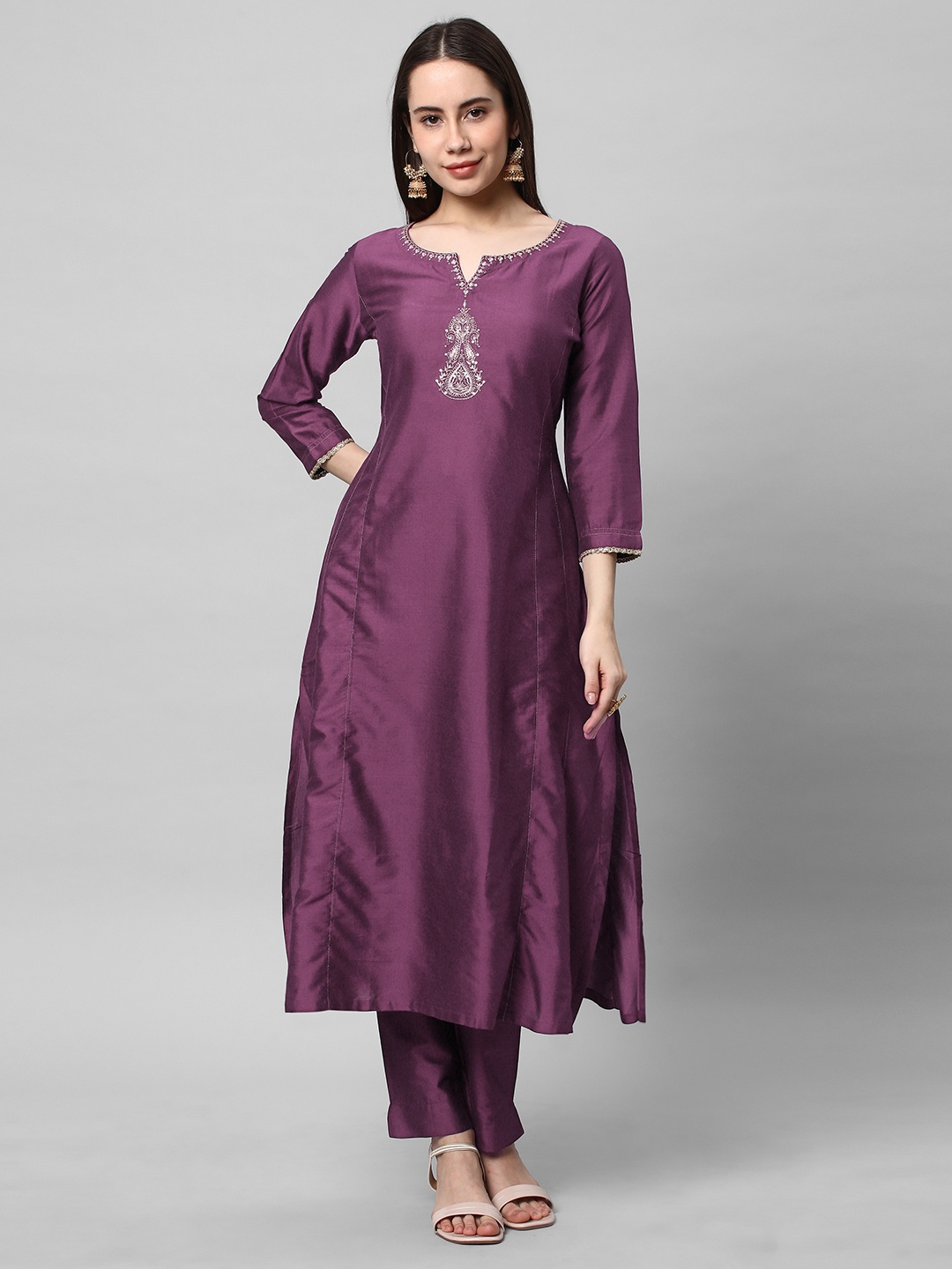 

KAMI KUBI Ethnic Motifs Yoke Design Thread Work Straight Kurta, Purple