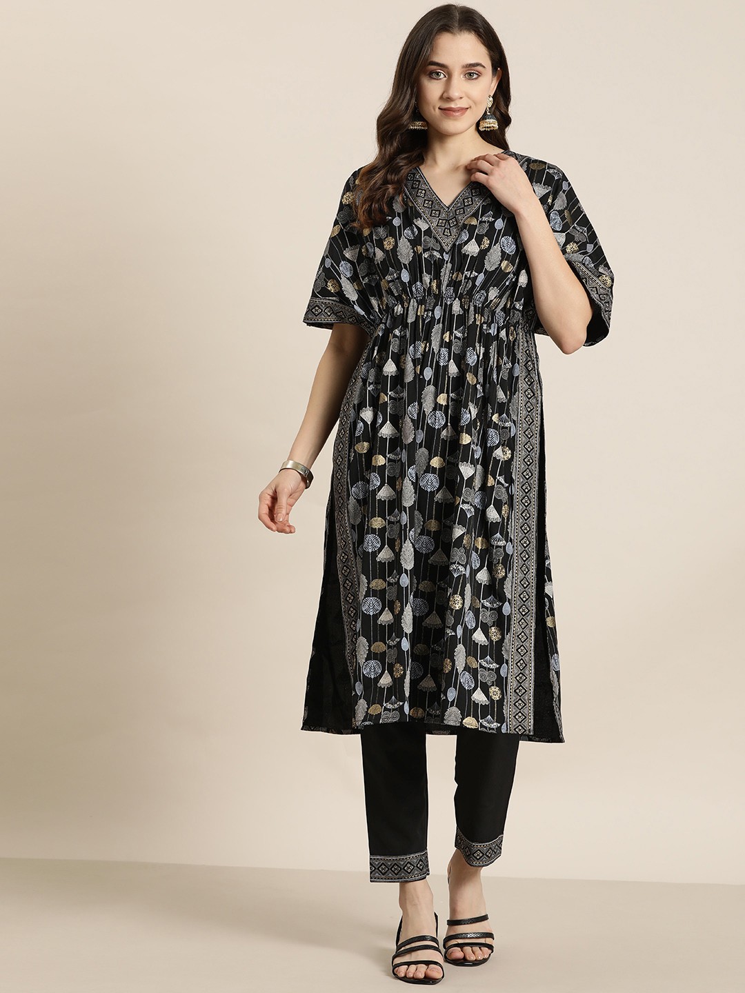 

HERE&NOW Women Floral Printed Regular Kurta with Trousers, Black