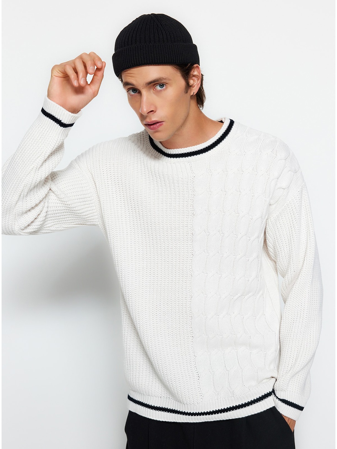 

Trendyol Self Design Cable Knit Acrylic Pullover, White