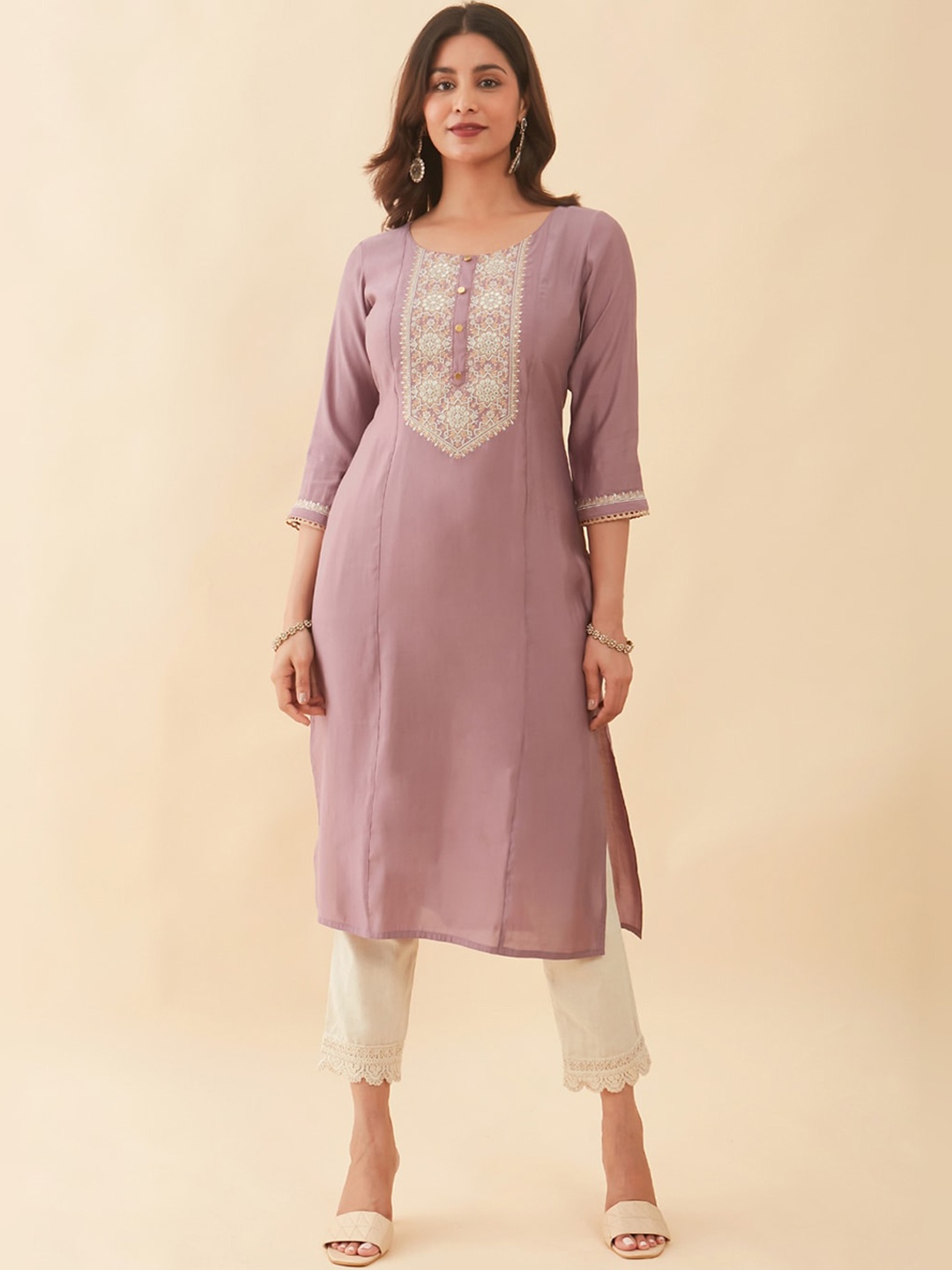 

Maybell Floral Yoke Design Straight Kurta, Violet