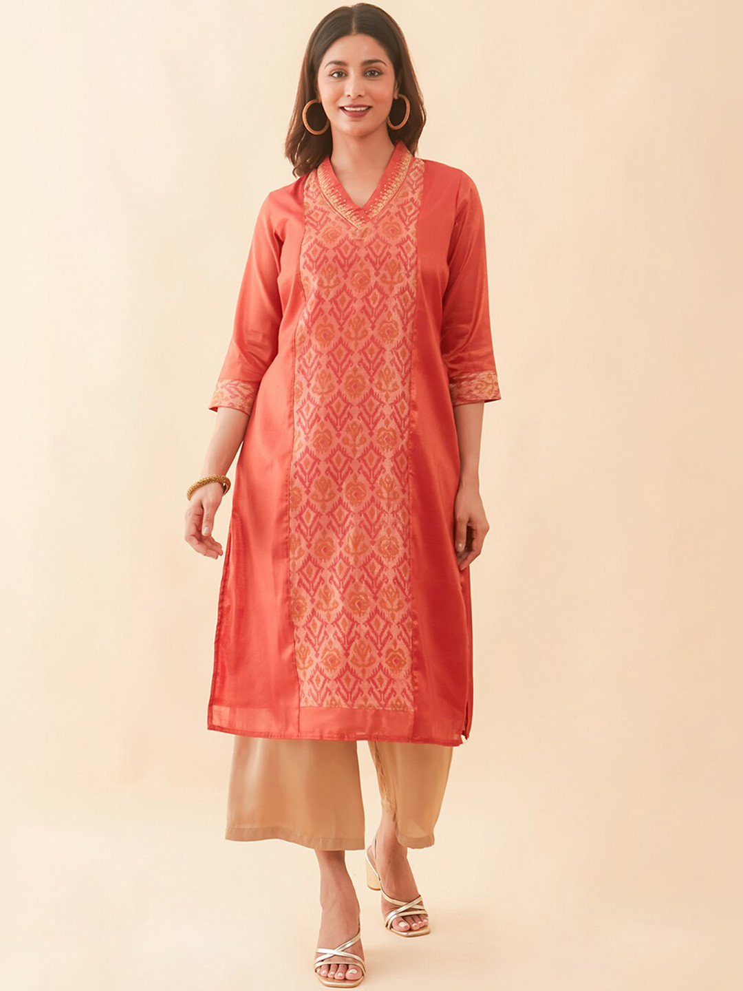 

Maybell Ethnic Motifs Printed V-Neck Thread Work Silk Straight Kurta, Orange
