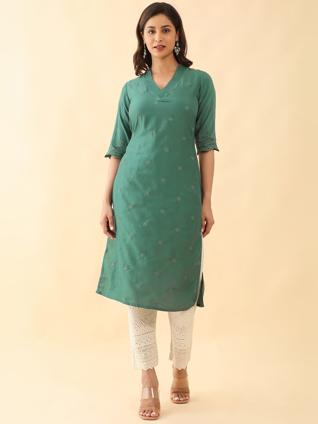

Maybell Floral Embroidered Straight Kurta, Green