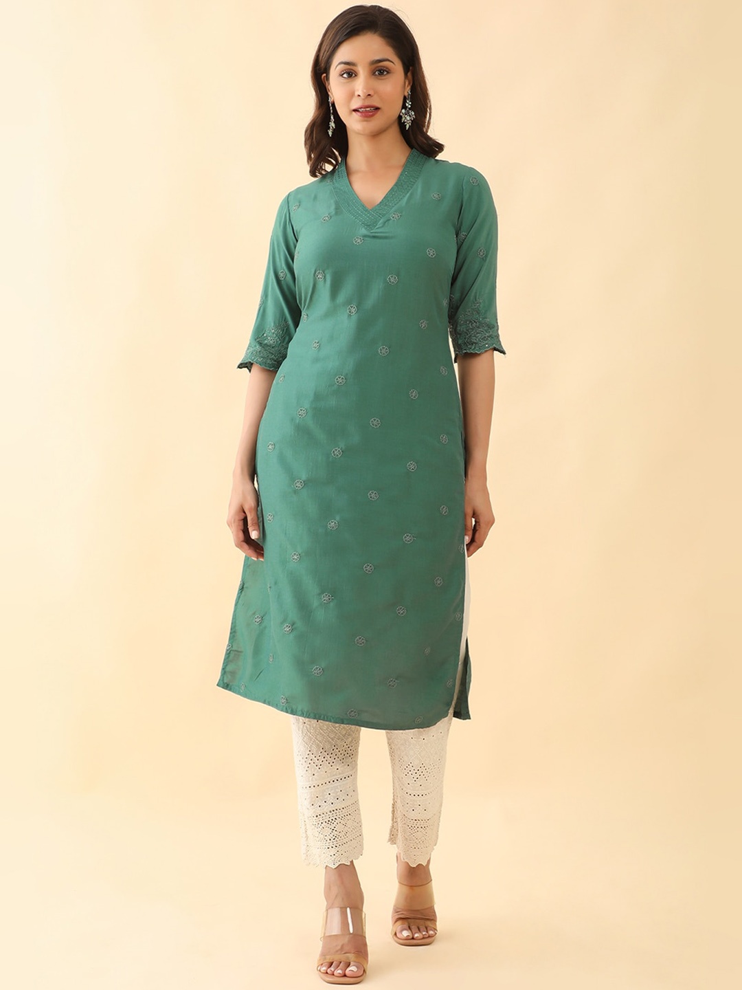 

Maybell Floral Embroidered Chiffon Straight Kurta, Green