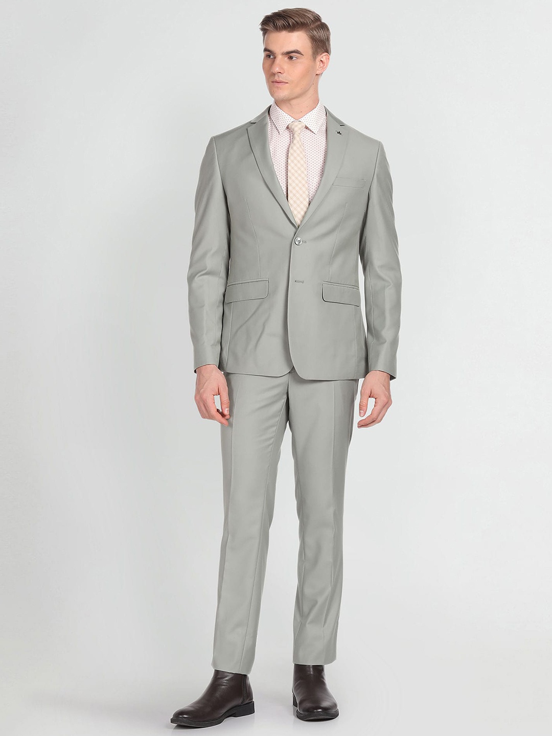 

Arrow Single-Breasted Two-Piece Formal Suit, Green