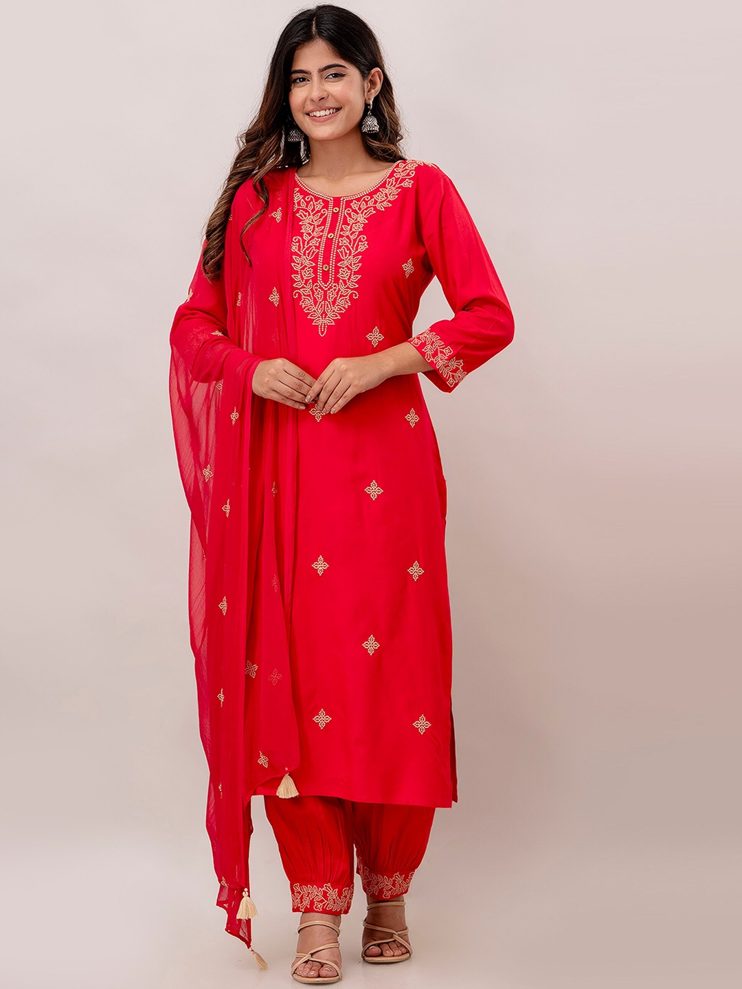 

Charu Floral Embroidered Regular Kurta With Salwar & Dupatta, Pink