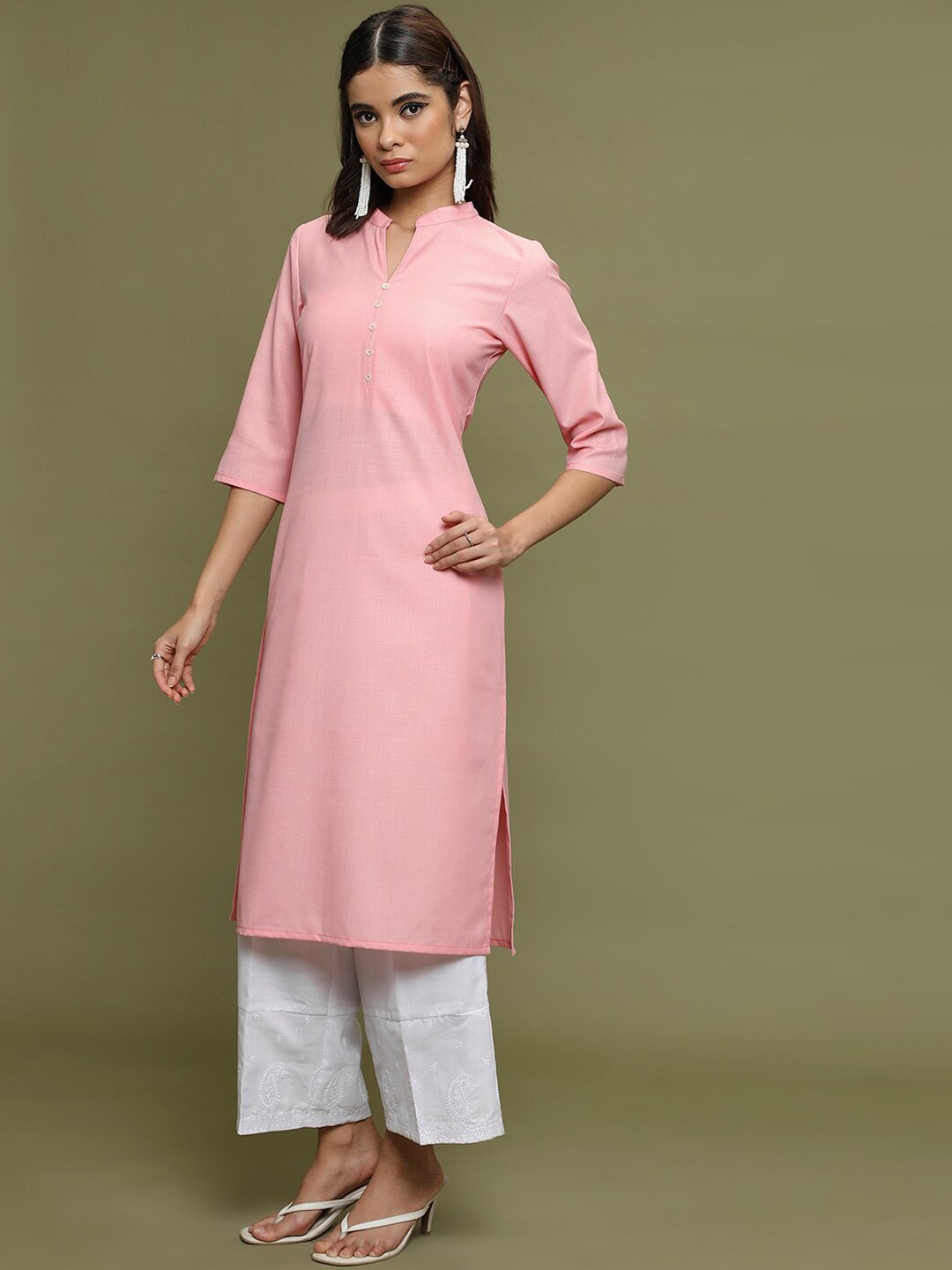 

Vishudh Mandarin Collar Straight Kurta, Pink