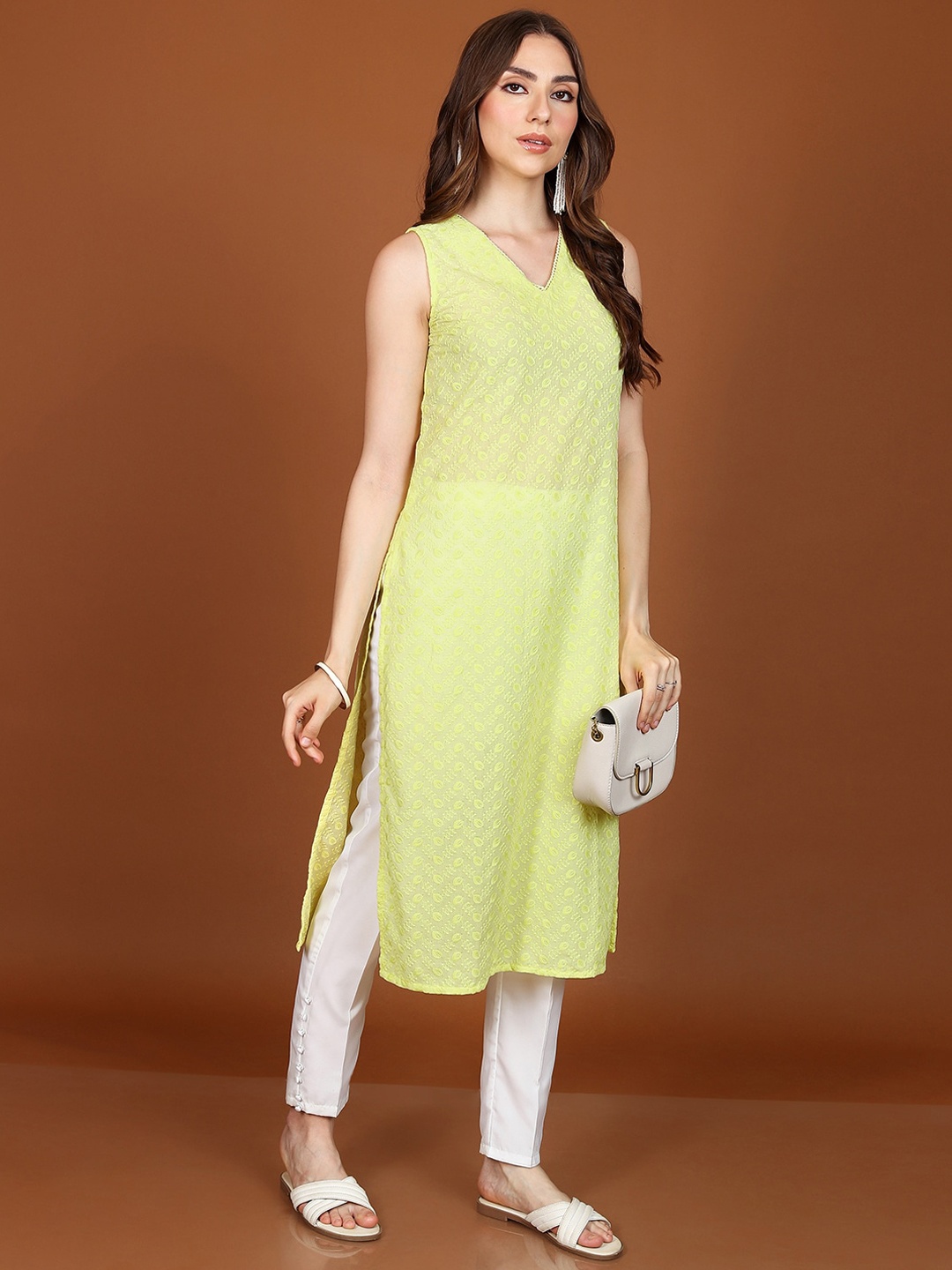 

Vishudh Ethnic Motifs Embroidered Sleeveless straight Kurta, Green