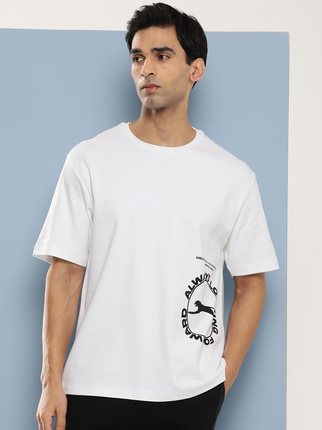 

Slazenger Men Typography Printed Drop-Shoulder Sleeves Pure Cotton T-shirt, White